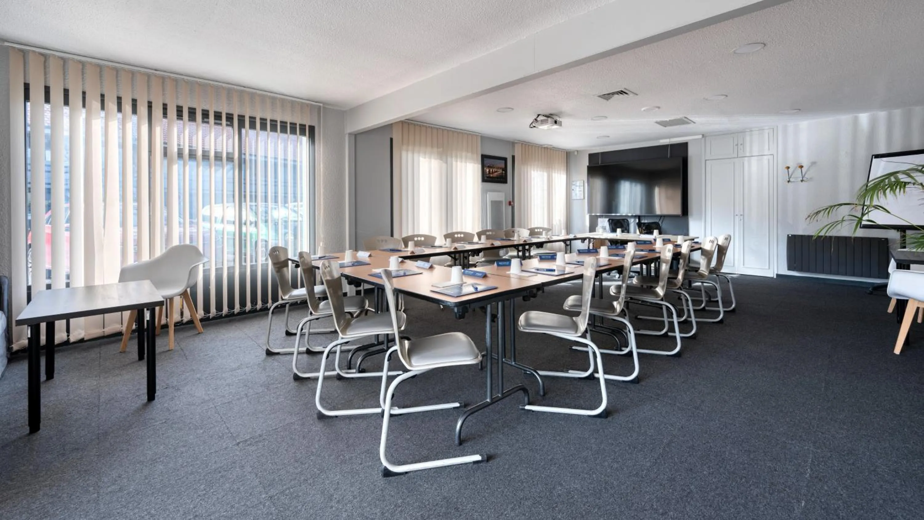 Meeting/conference room in Campanile NATURE - Bordeaux Sud Gradignan Talence