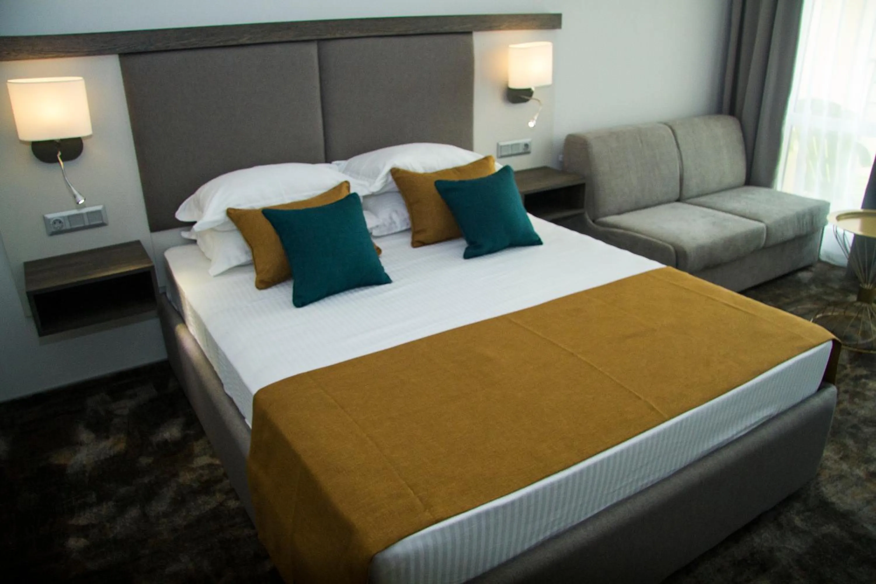 Bed in Best Western PLUS Premium Inn