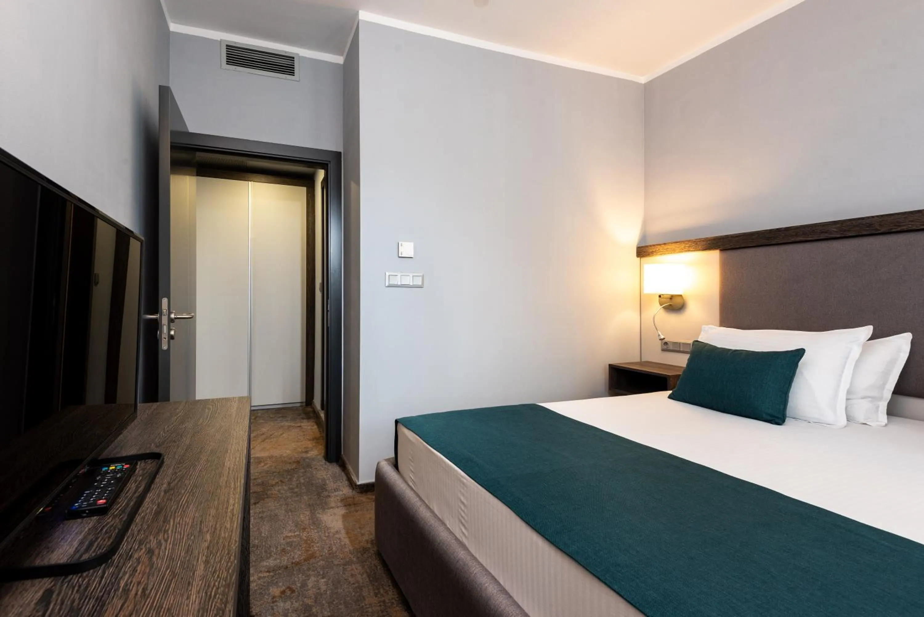 Photo of the whole room, Bed in Best Western PLUS Premium Inn