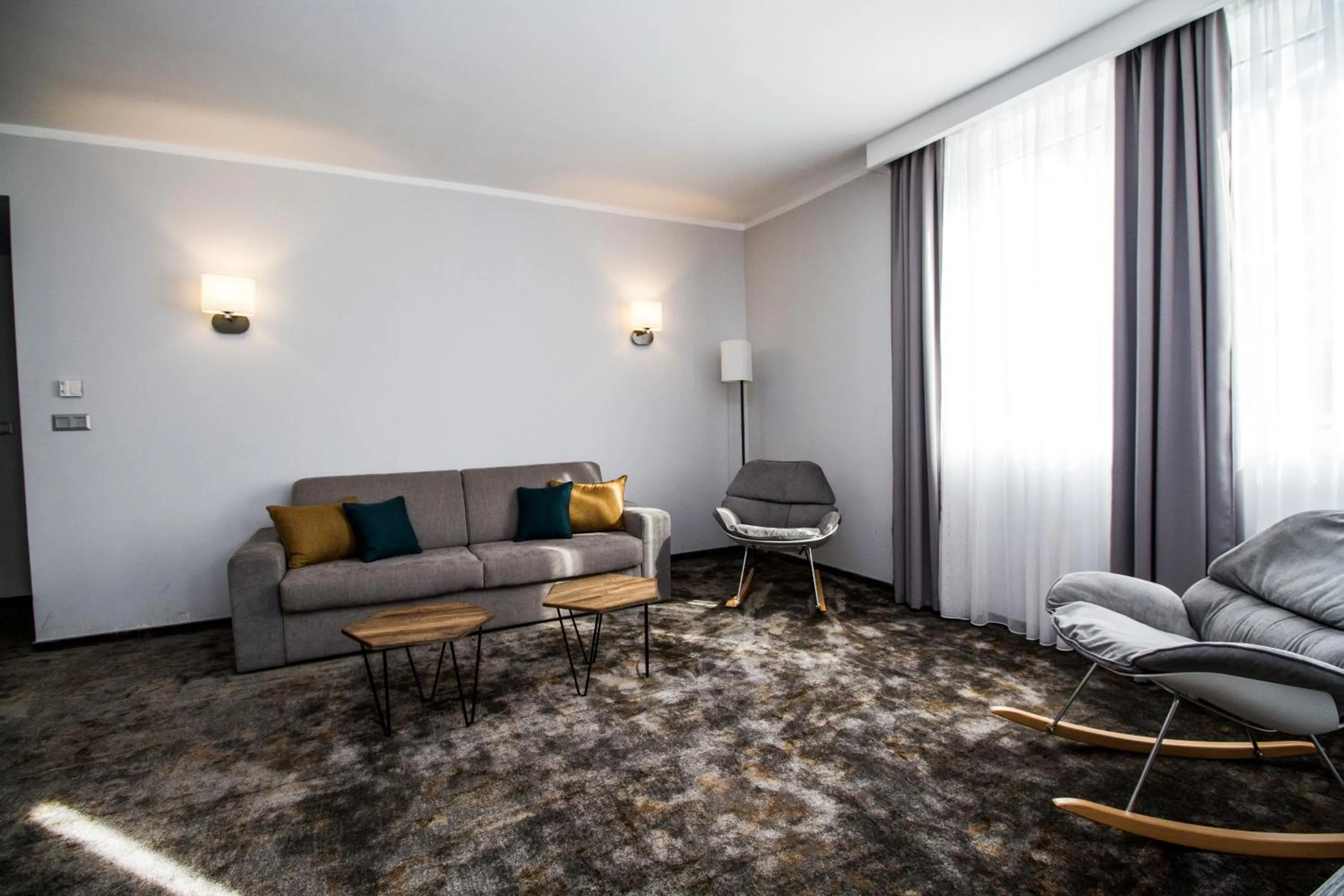 Patio in Best Western PLUS Premium Inn