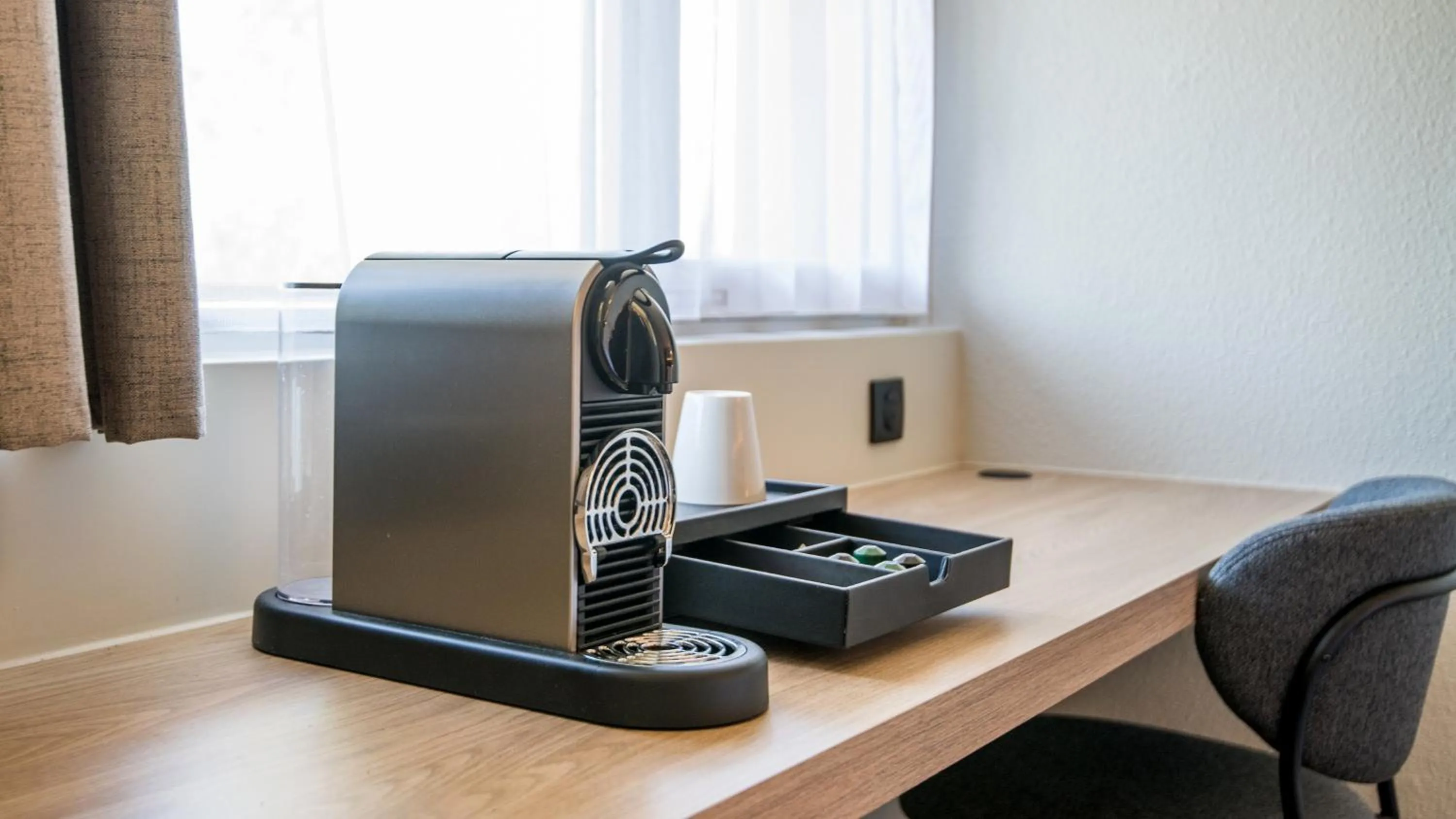 Coffee/tea facilities in Campanile Colmar - Parc des Expositions