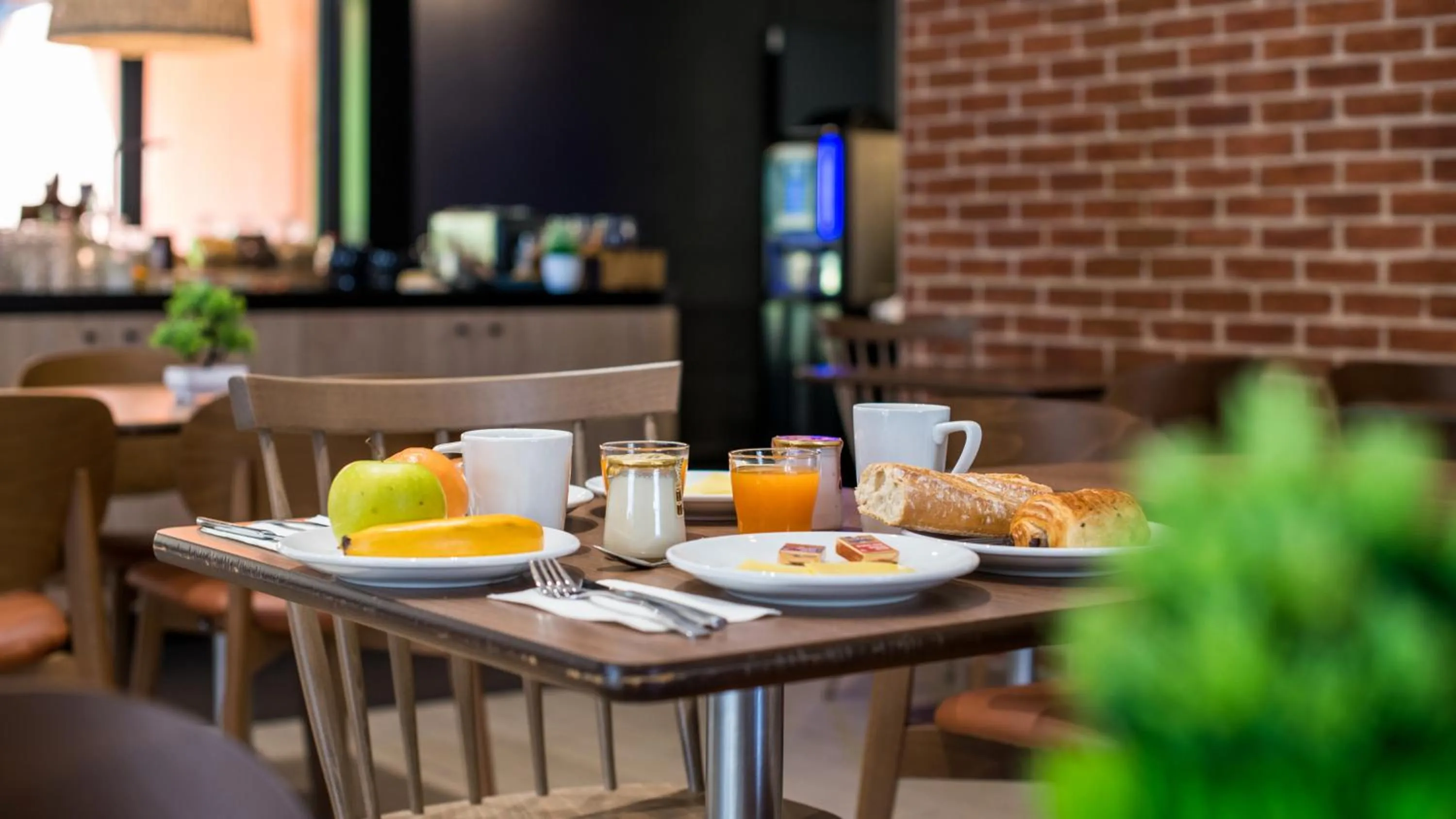 Breakfast in Campanile Colmar - Parc des Expositions