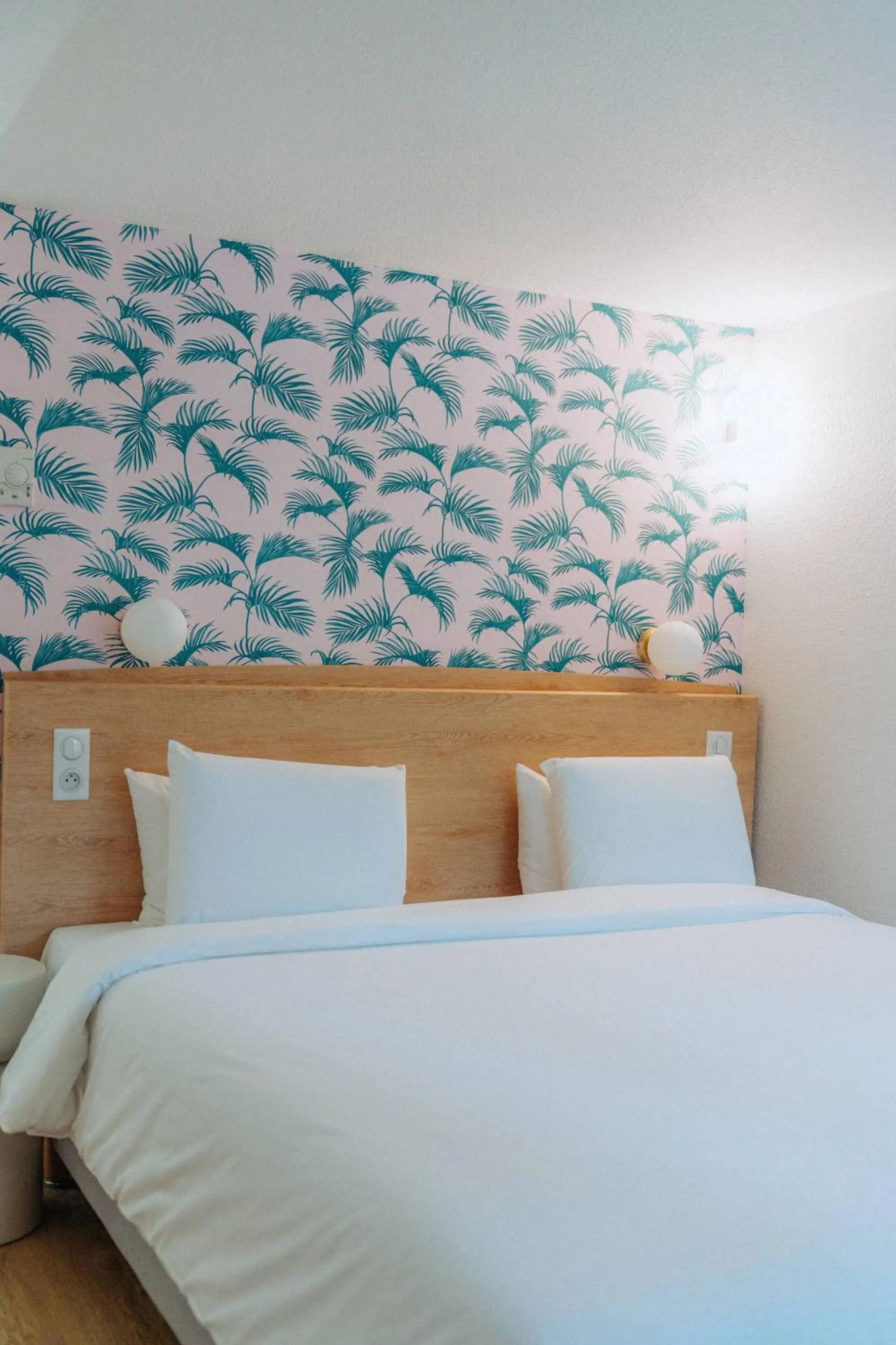 Bed in Kyriad Cannes - Mandelieu