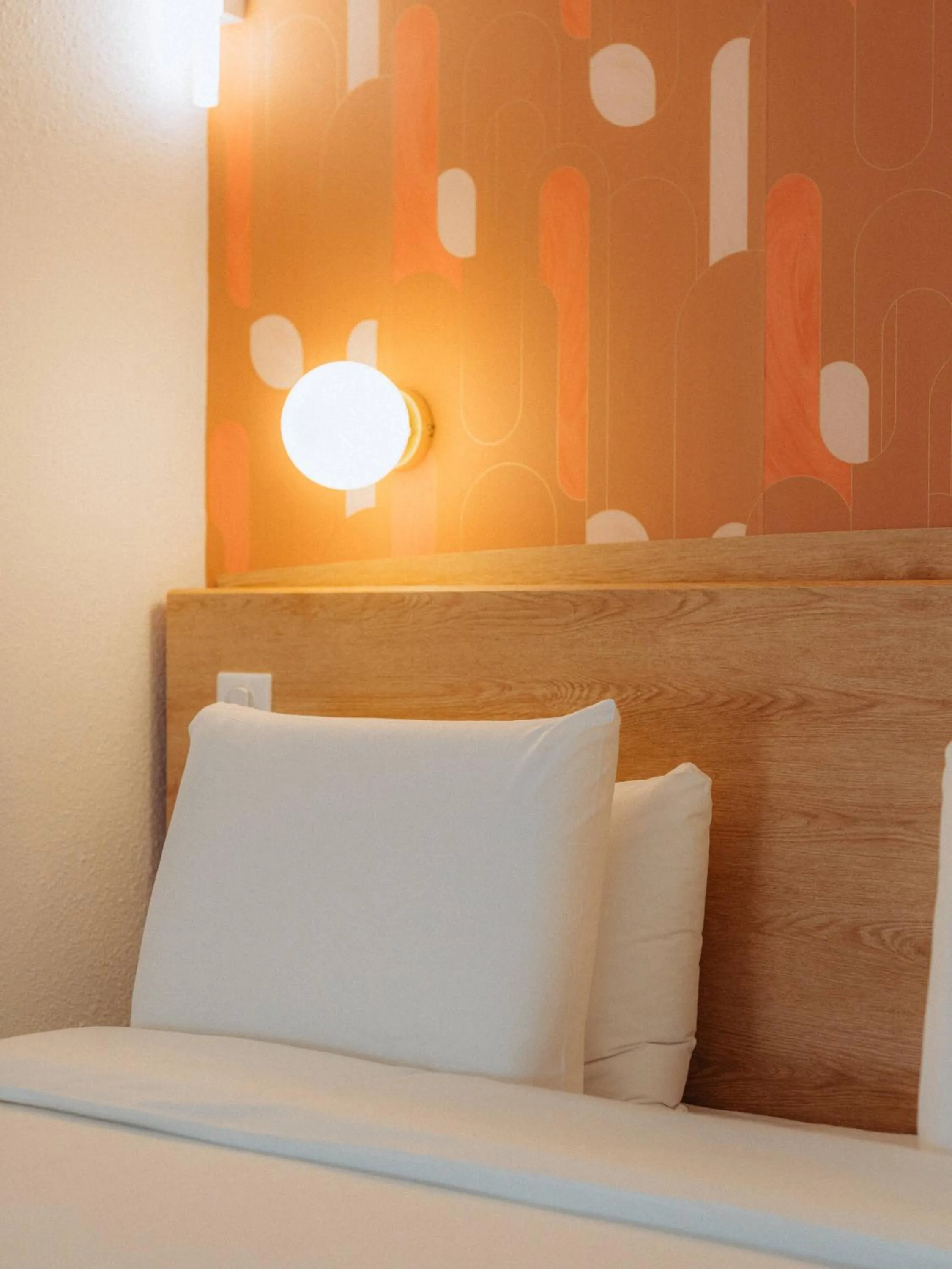 Bed in Kyriad Cannes - Mandelieu