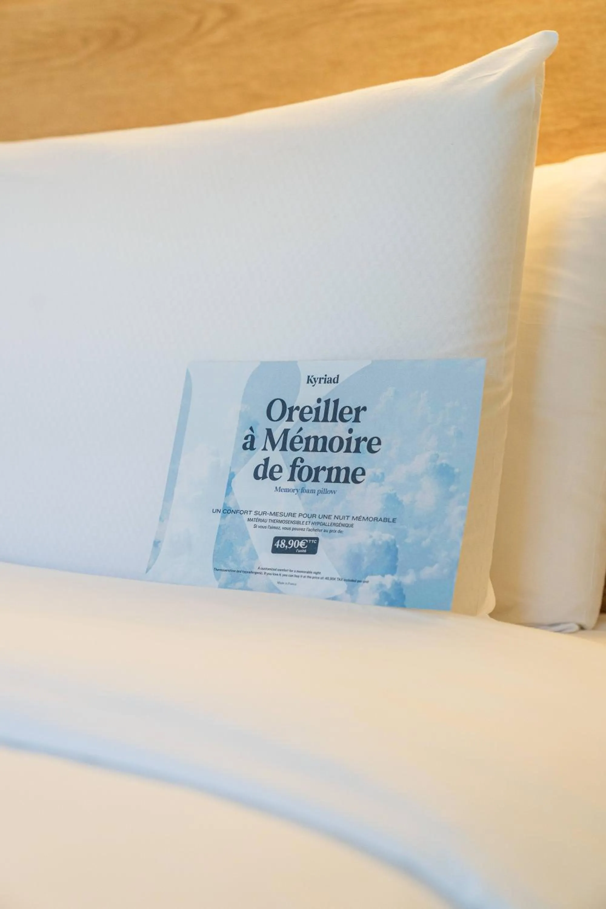 Bedroom, Bed in Kyriad Cannes - Mandelieu