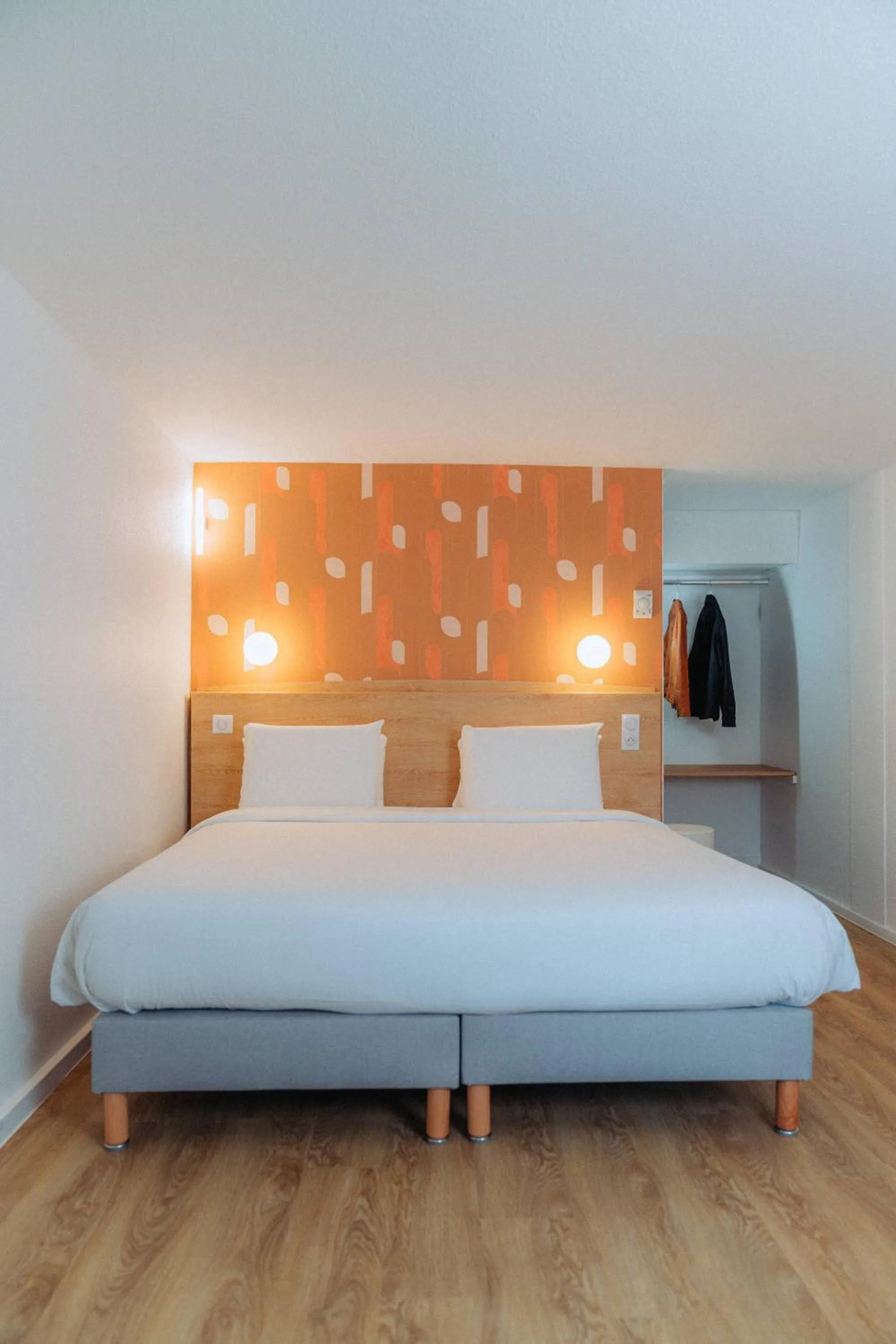 Bed in Kyriad Cannes - Mandelieu