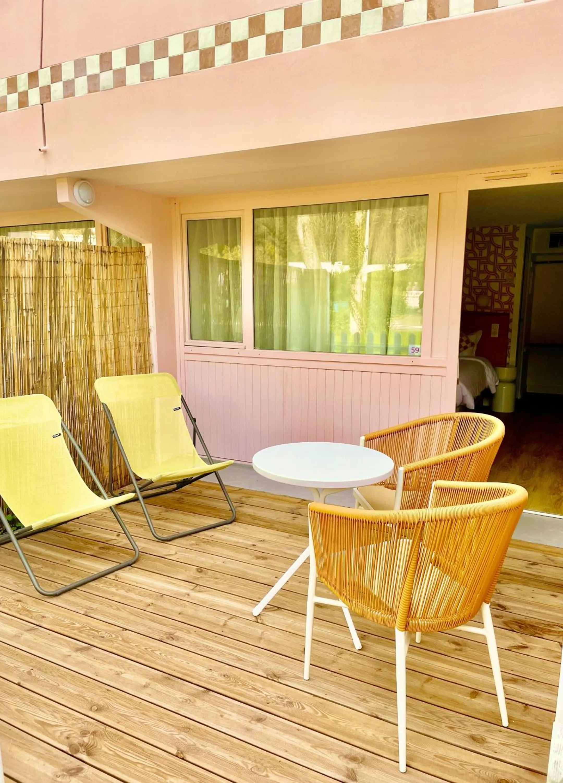 Patio in Kyriad Cannes - Mandelieu