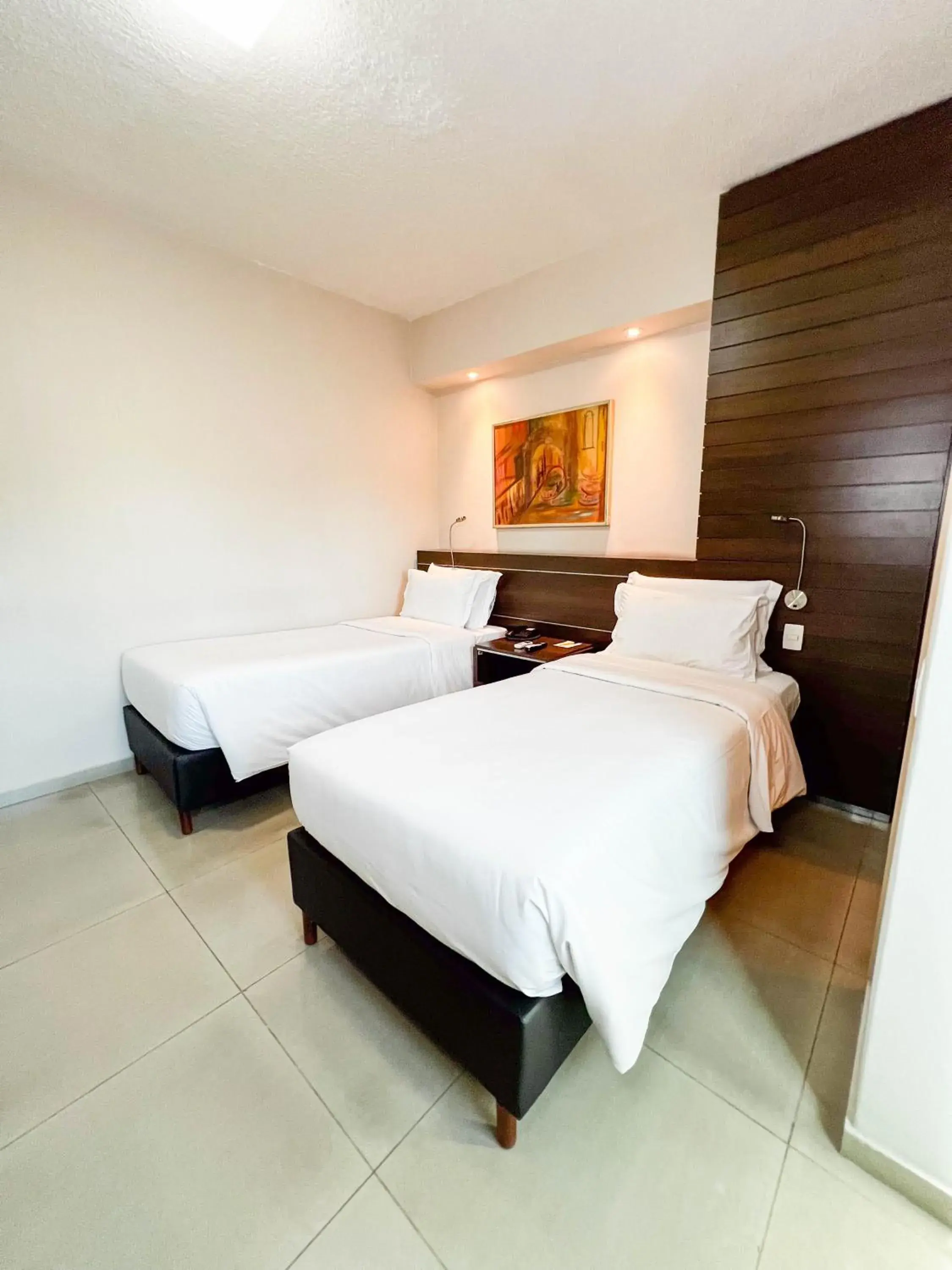 Deluxe Twin Room in Royal Center Hotel Lourdes Deluxe Twin Room in Royal Center Hotel Lourdes