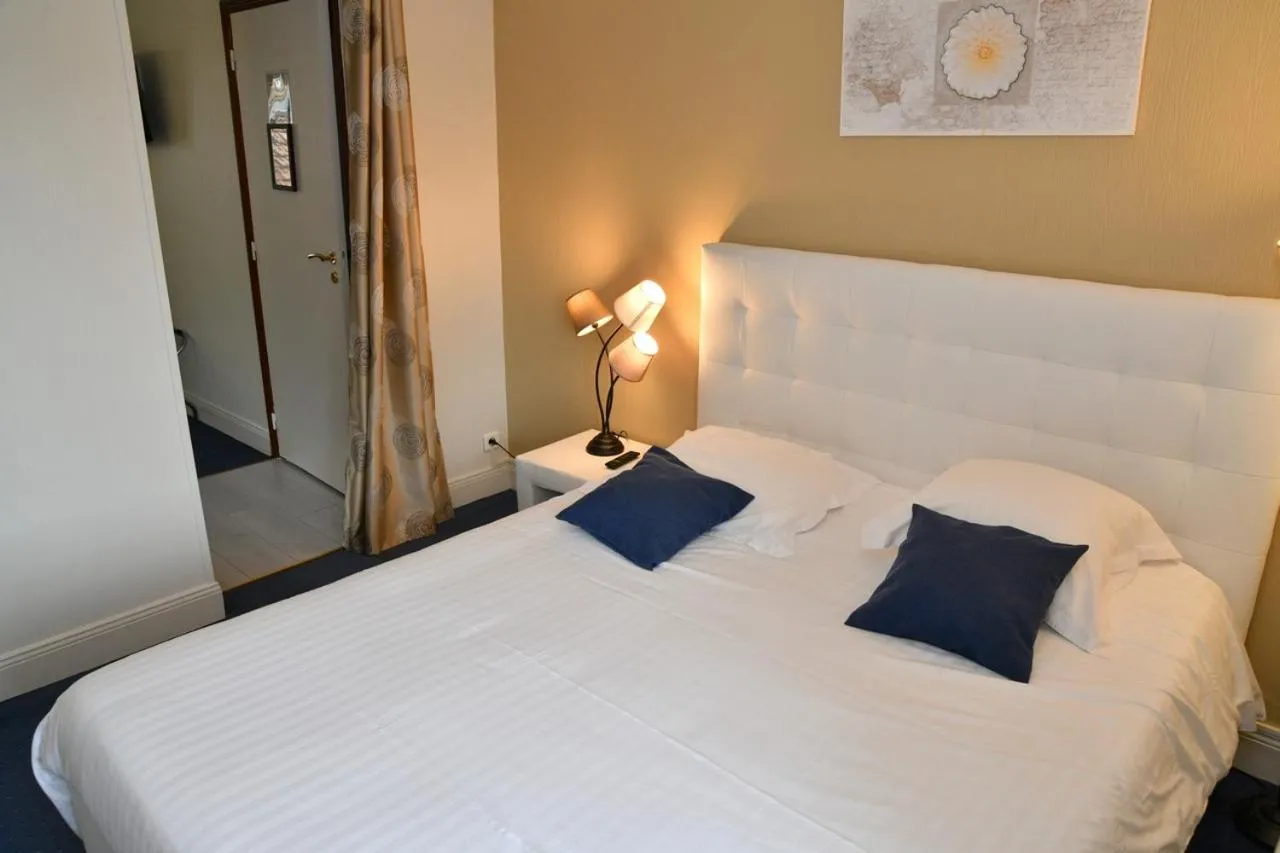 Bed in Le Renaissance