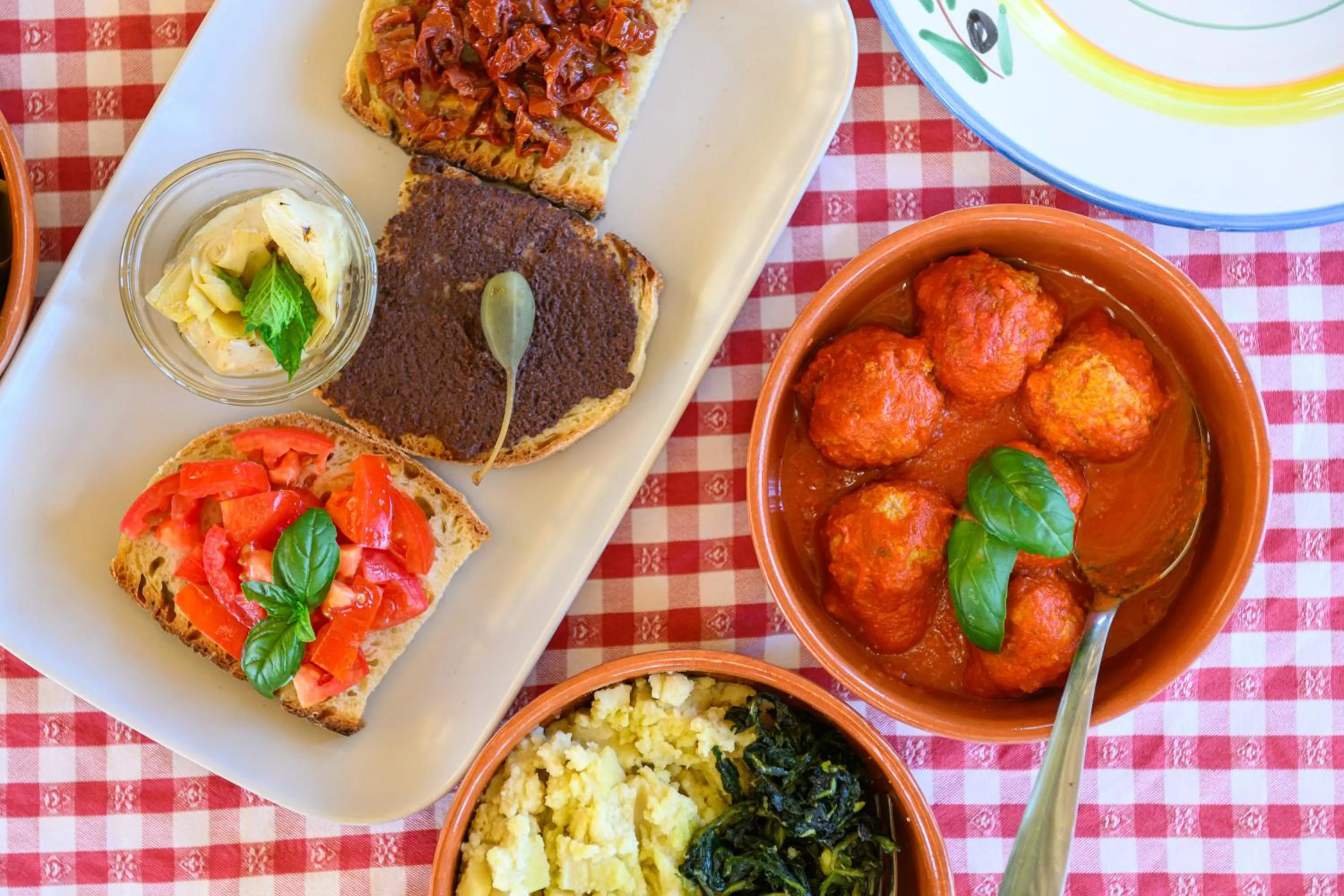 Restaurant/places to eat in Agriturismo Tenuta Calitre