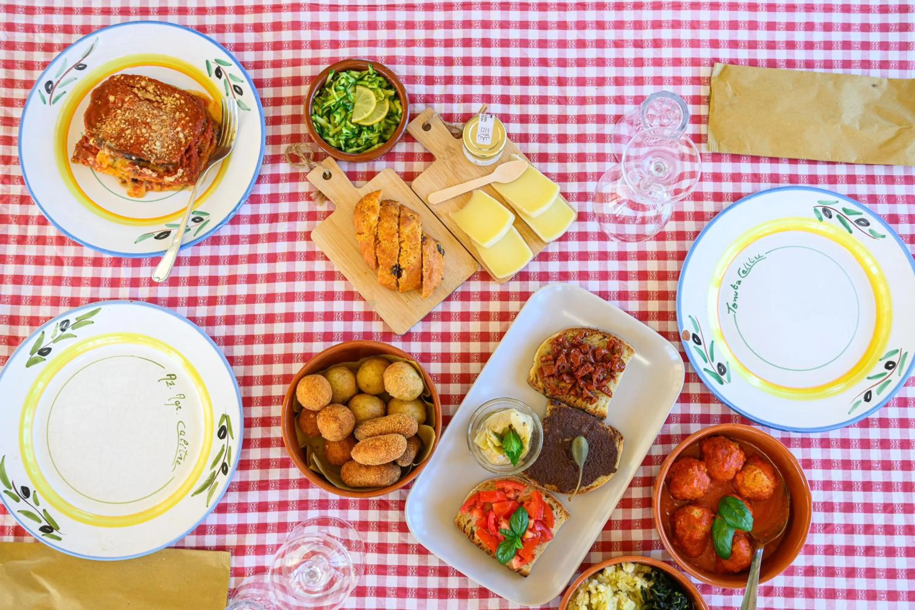 Restaurant/places to eat in Agriturismo Tenuta Calitre