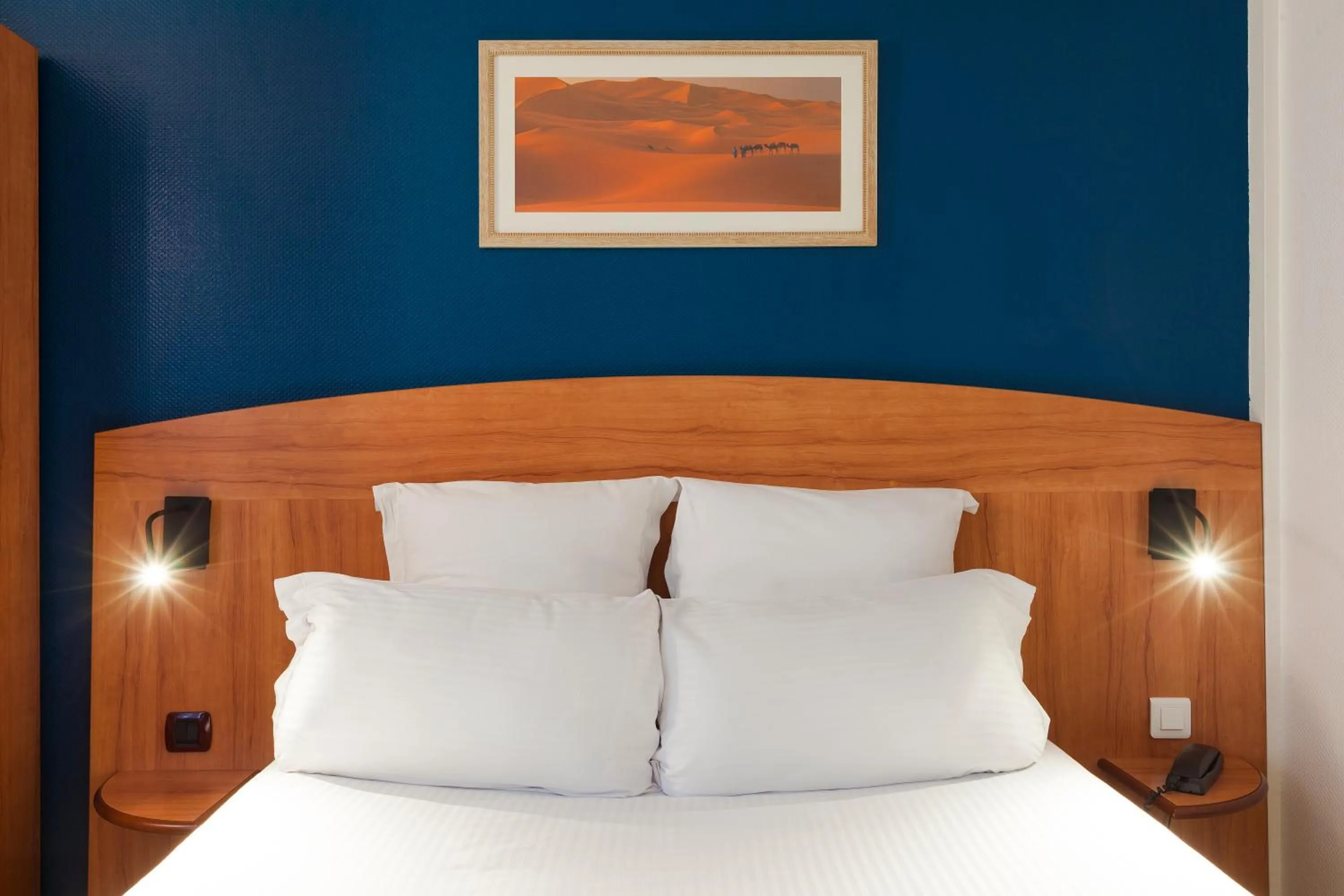 Bed in Comfort Hotel Evreux