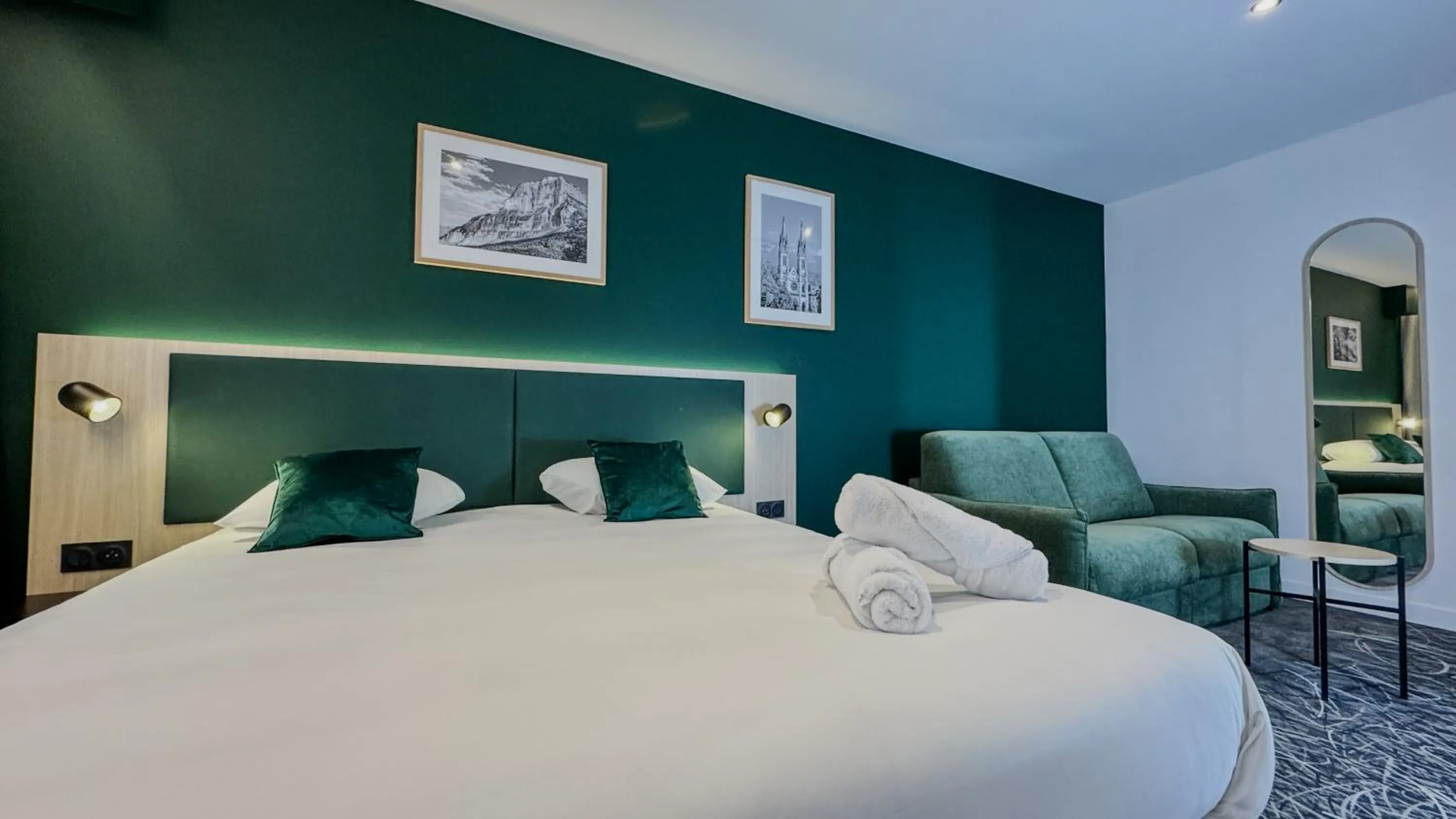 Bed in Best Western Voiron Centre