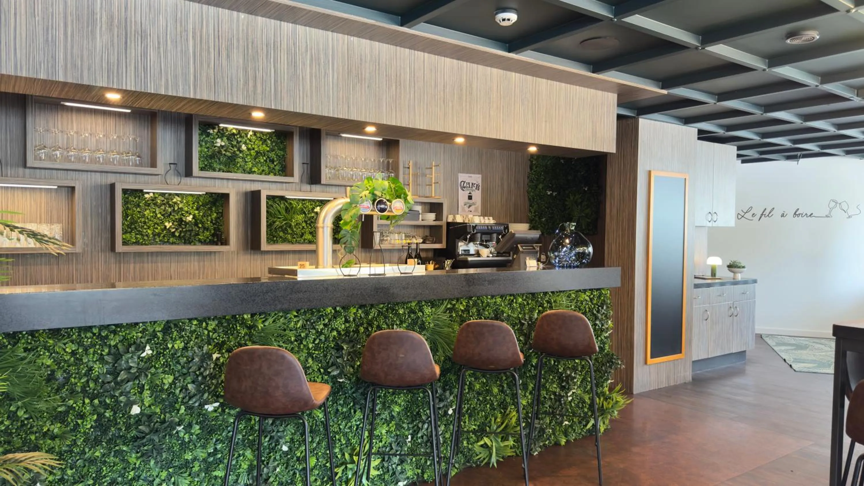 Restaurant/places to eat in Best Western Voiron Centre