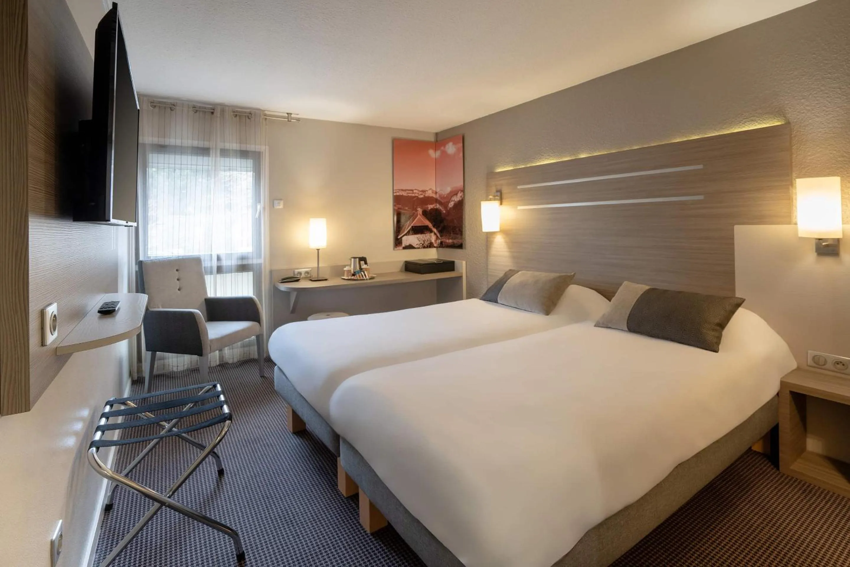 Bed in Best Western Voiron Centre