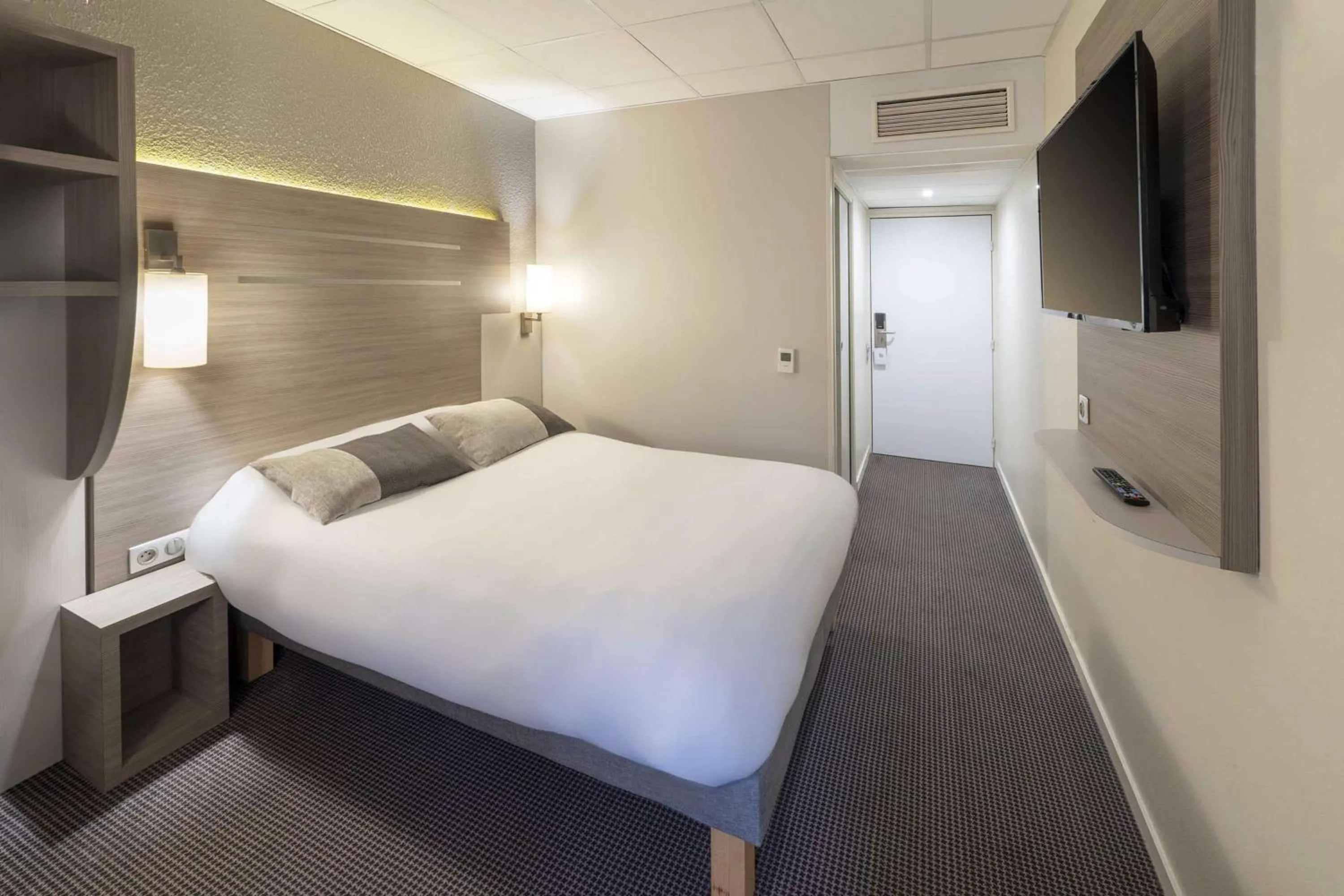 Bed in Best Western Voiron Centre