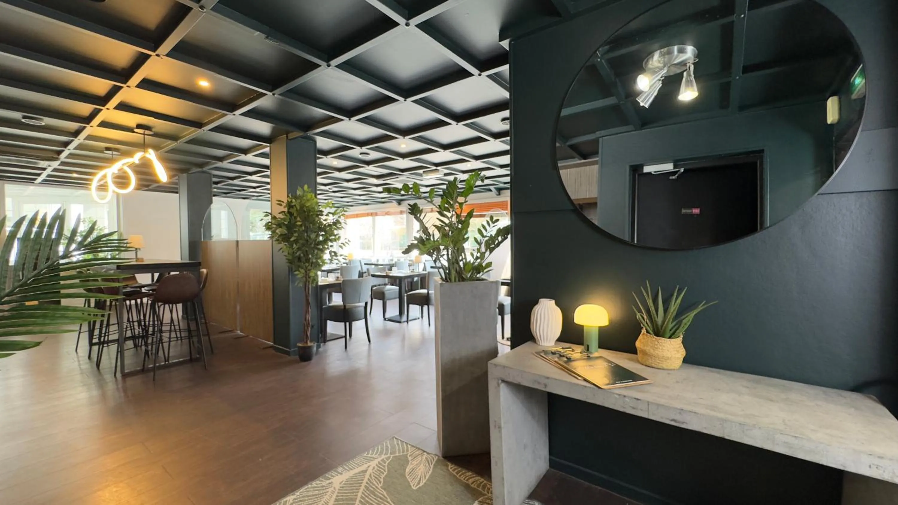 Restaurant/places to eat in Best Western Voiron Centre