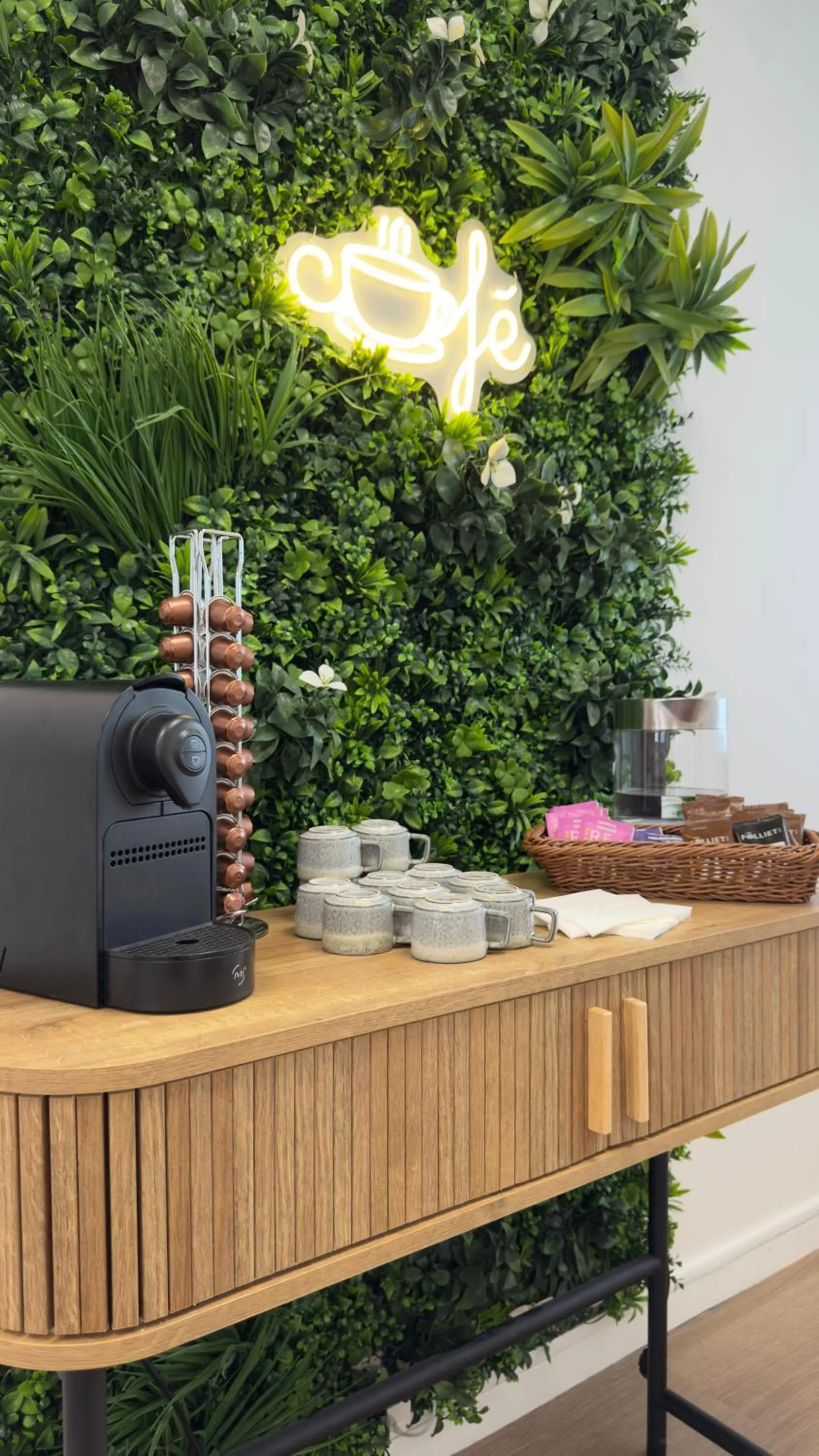 Coffee/tea facilities in Best Western Voiron Centre