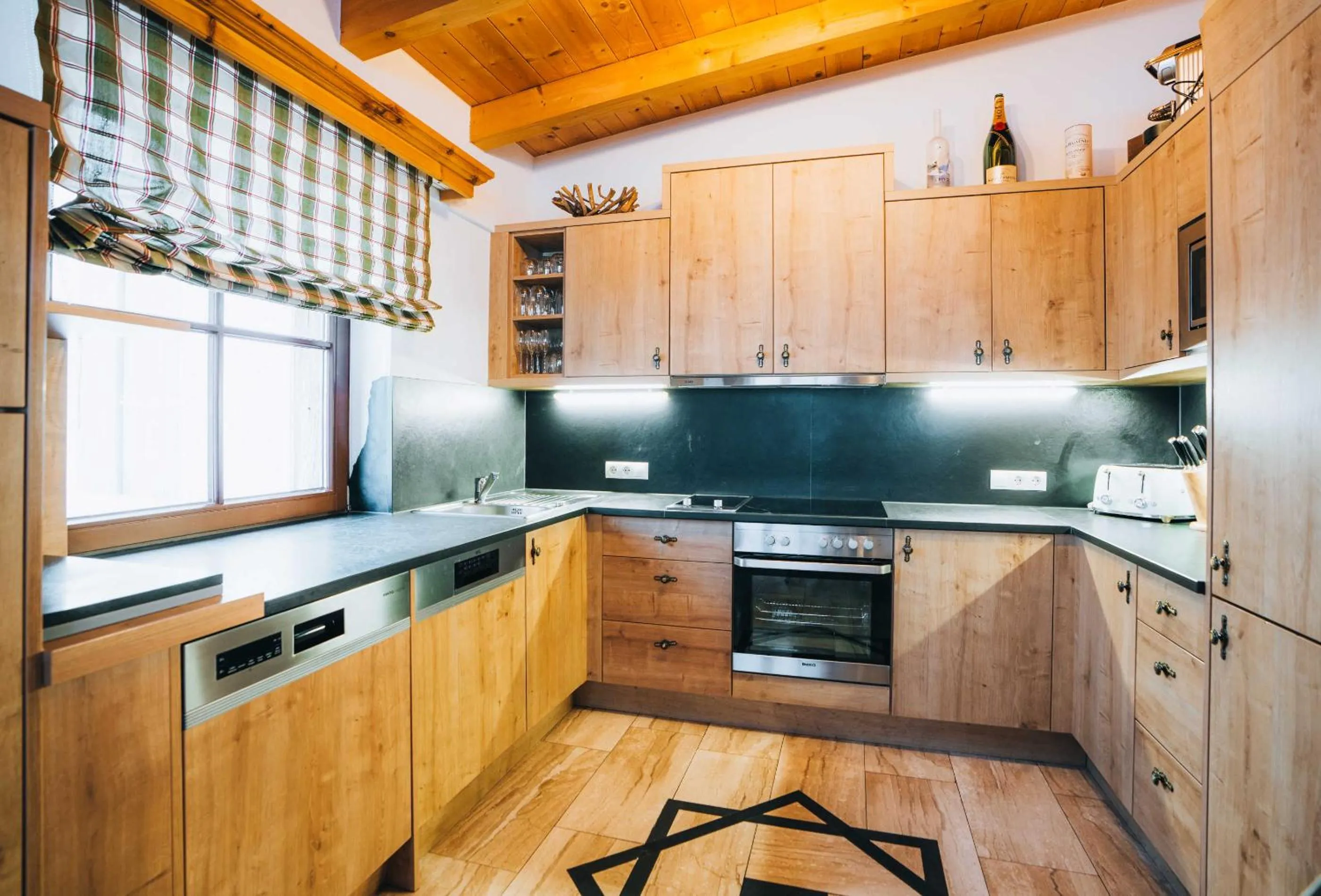 Kitchen or kitchenette in Grünwald Resort Sölden