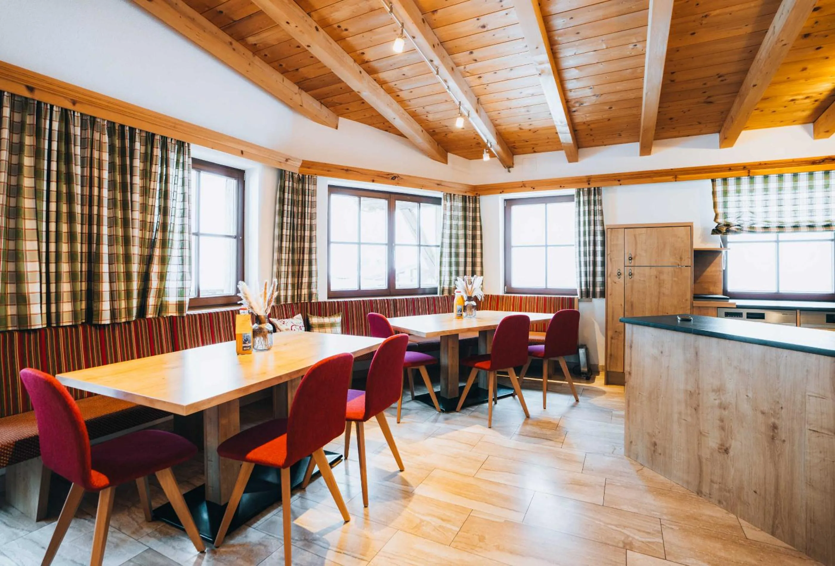 Kitchen or kitchenette in Grünwald Resort Sölden