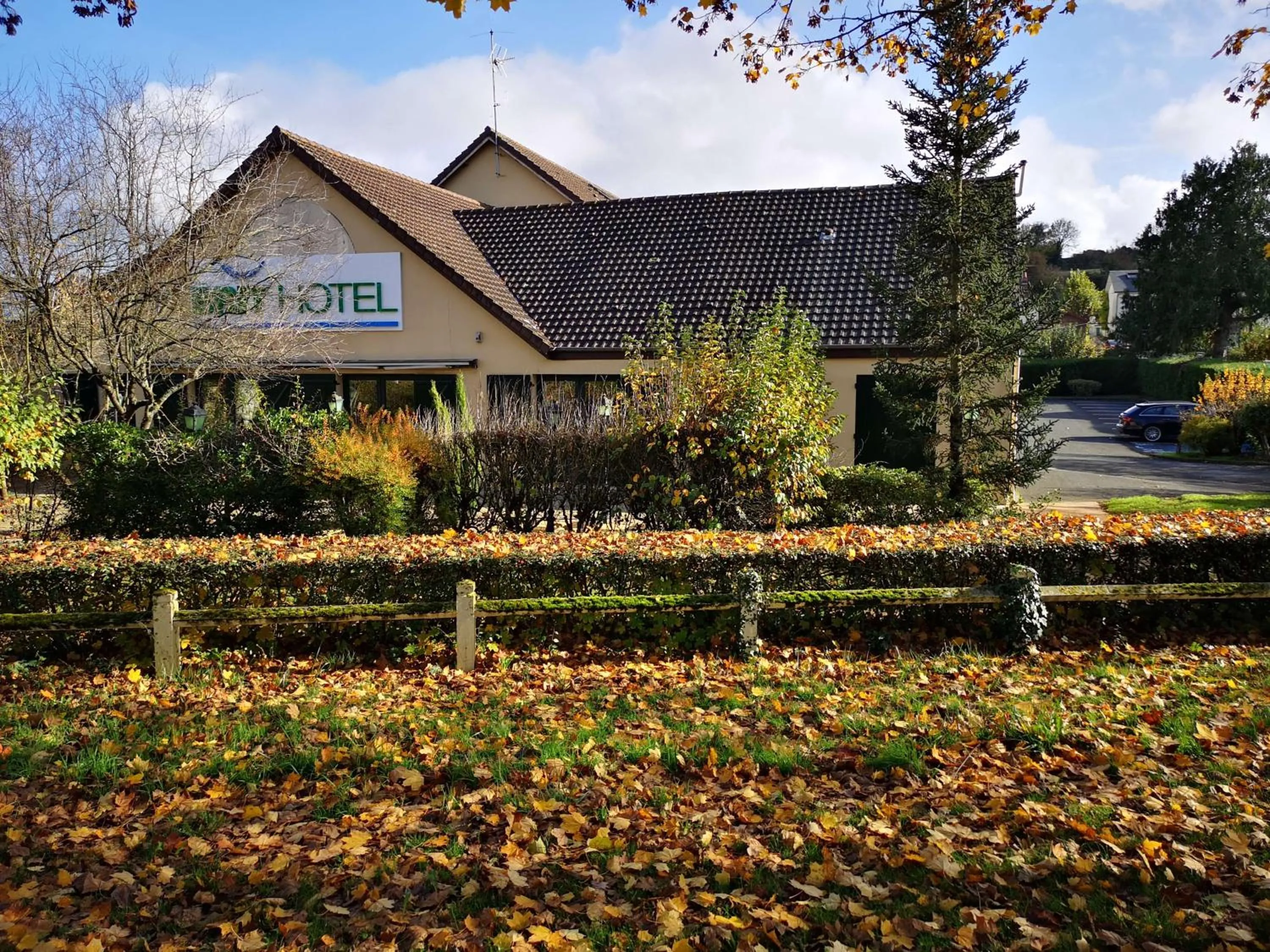 Property building in Brit Hotel La Ferte Bernard