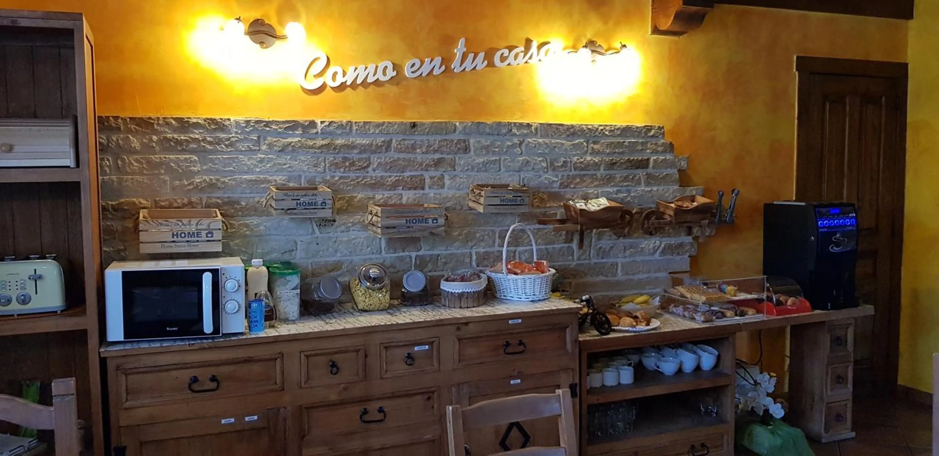 Food and drinks in Posada La Fabula