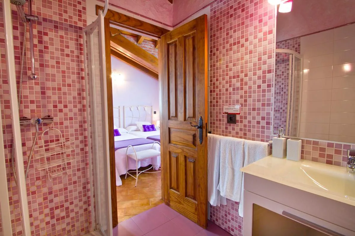 Bathroom, Bed in Posada La Fabula
