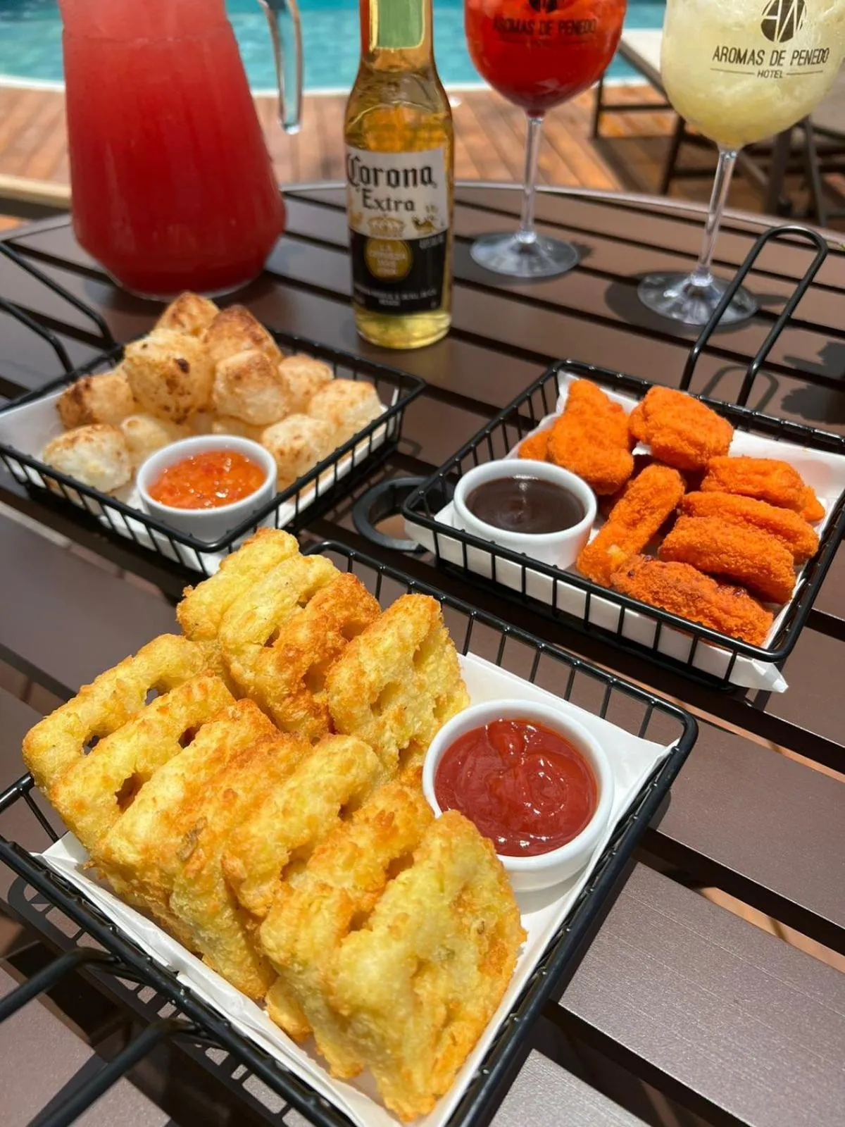 Food and drinks in Hotel Aromas de Penedo