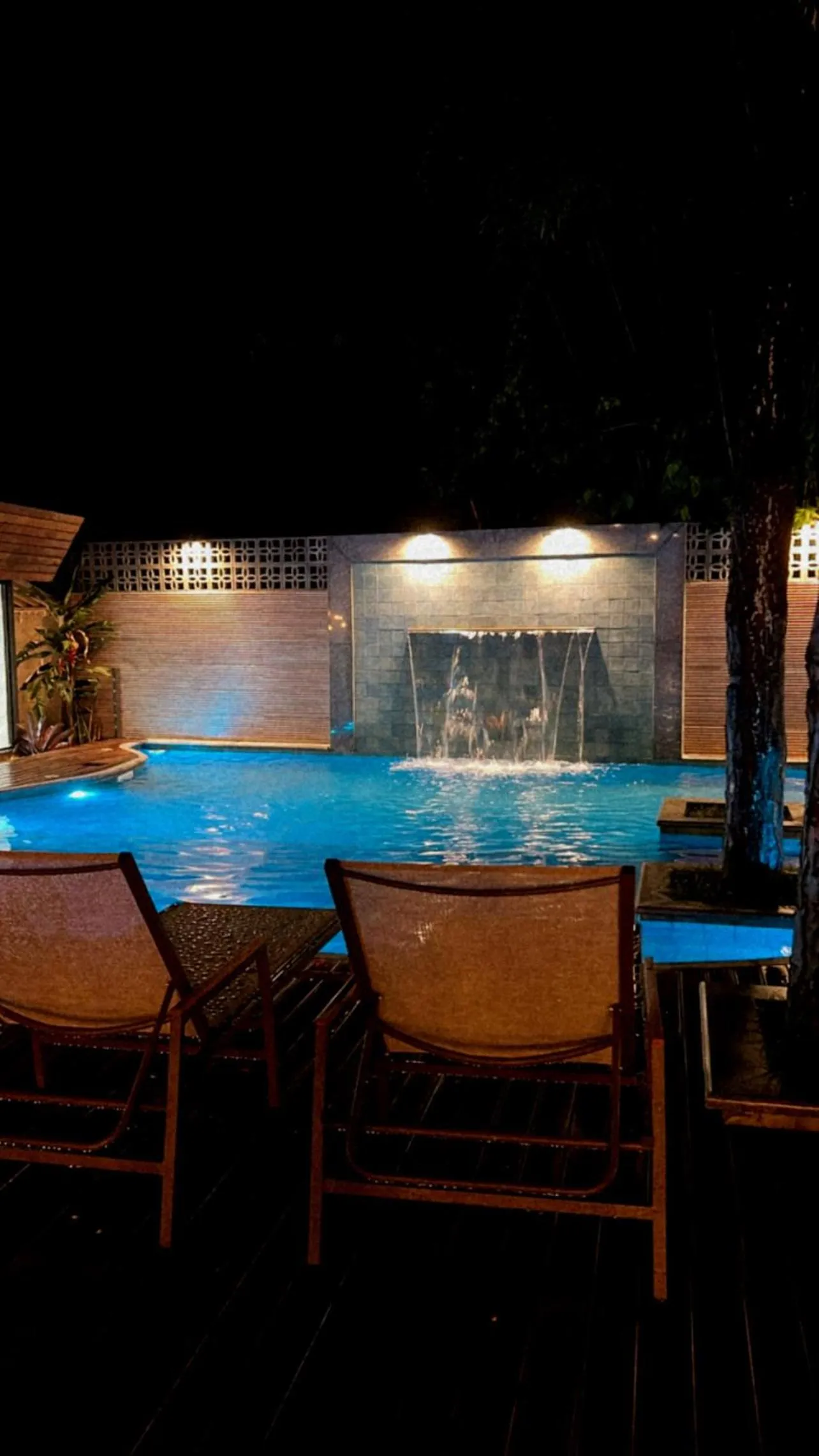 Night in Hotel Aromas de Penedo