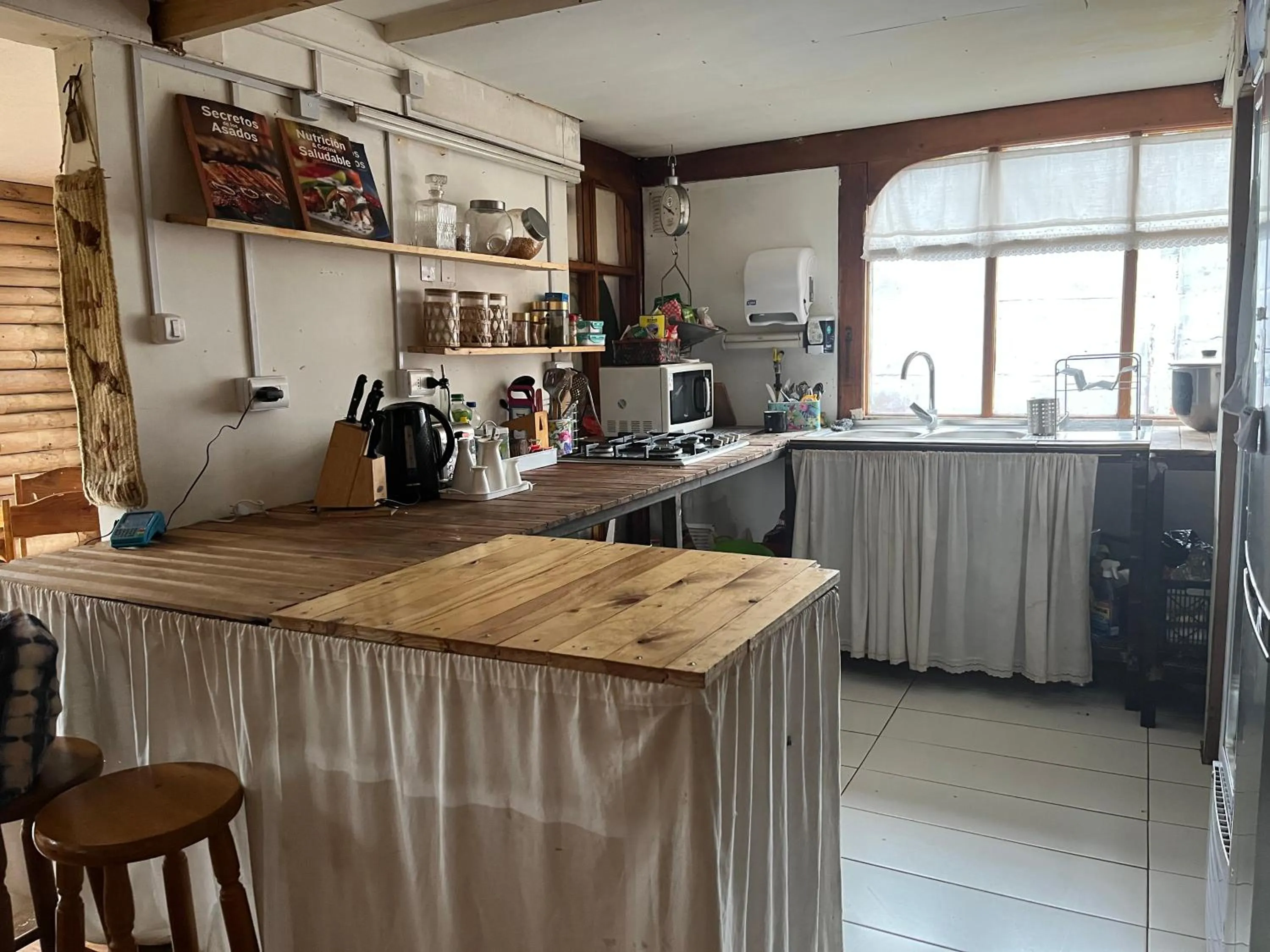 Kitchen or kitchenette in Casa Balmaceda Backpackers