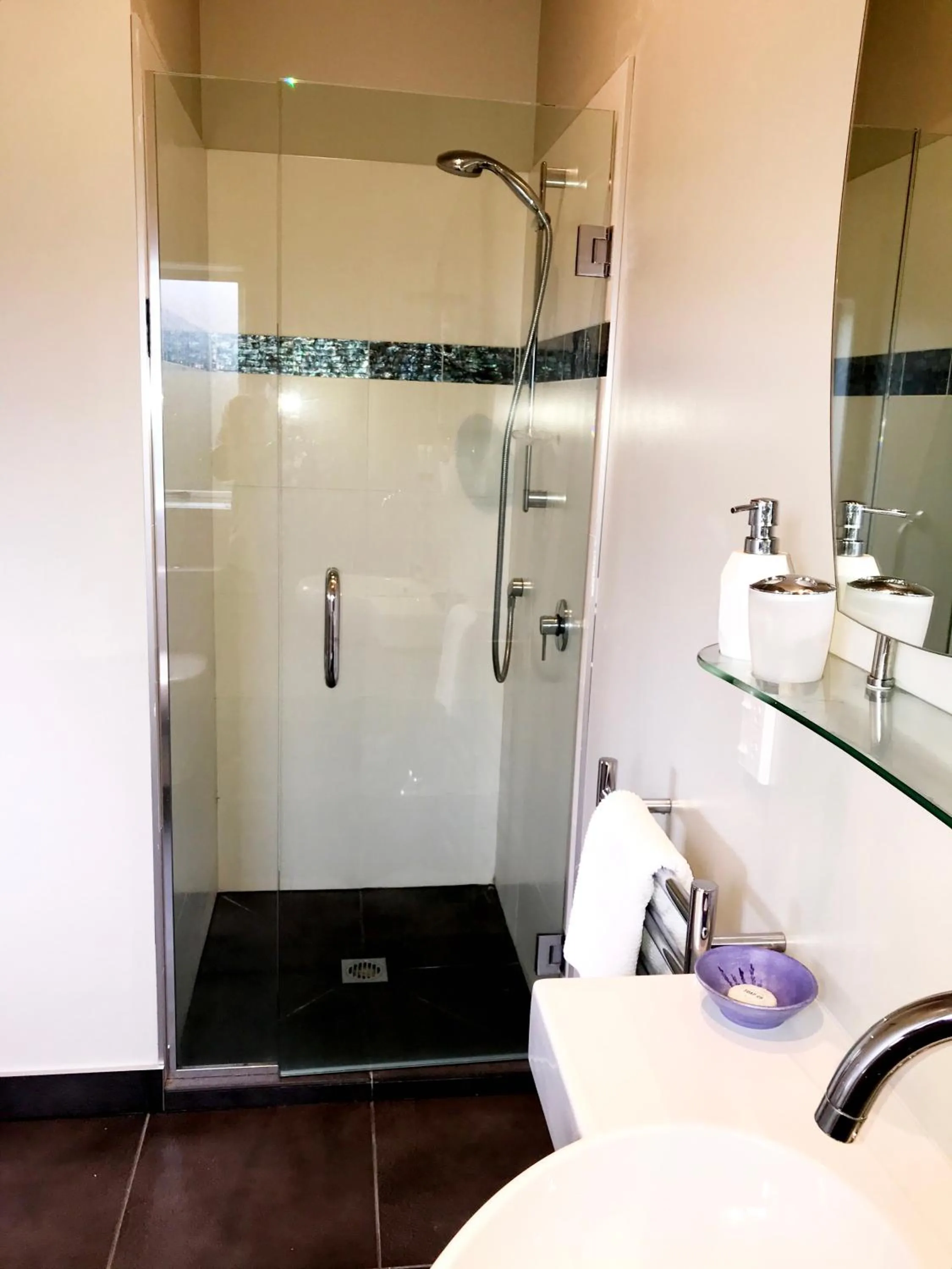 Shower in Lavender Hill