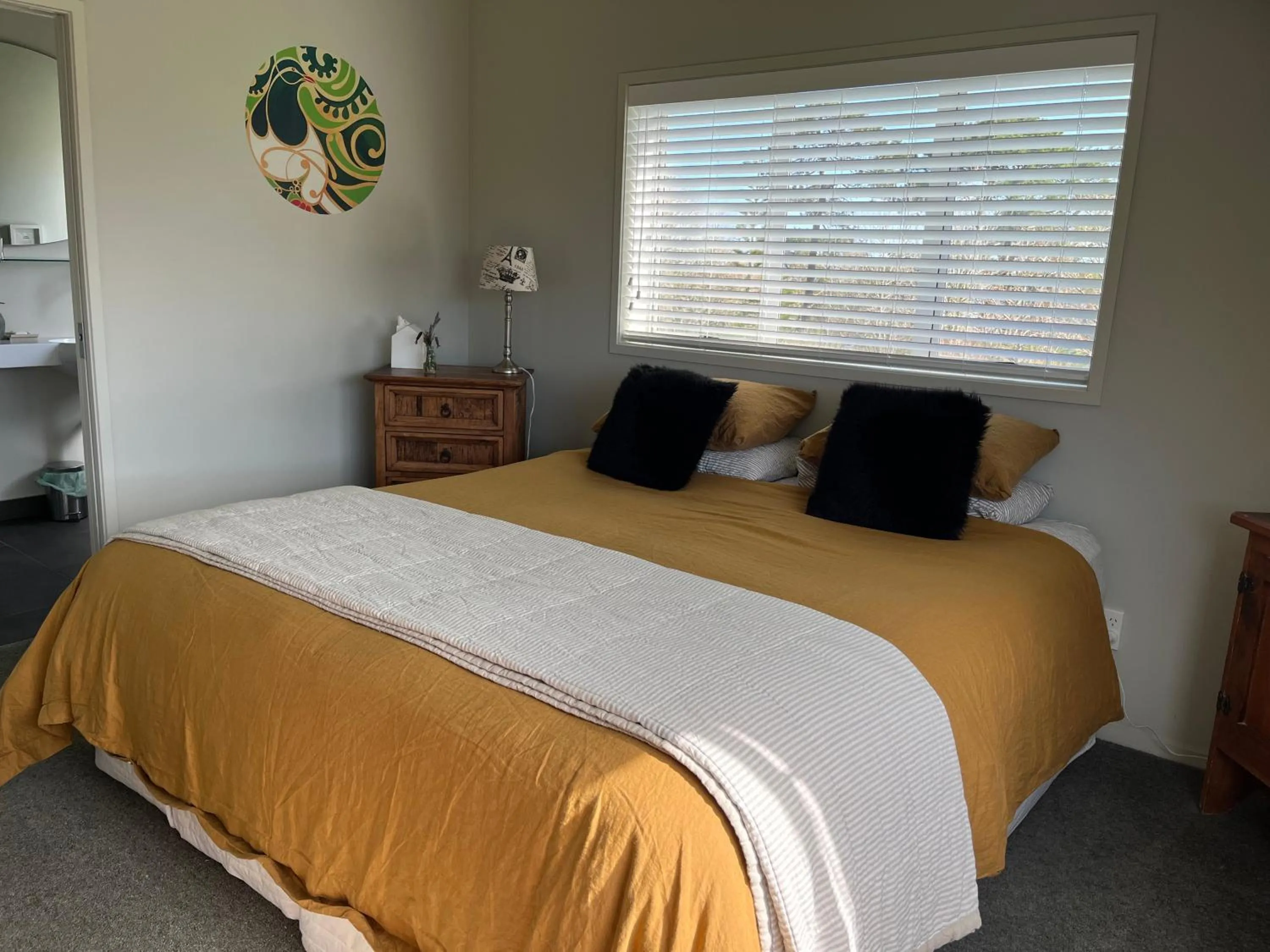 Bedroom, Bed in Lavender Hill