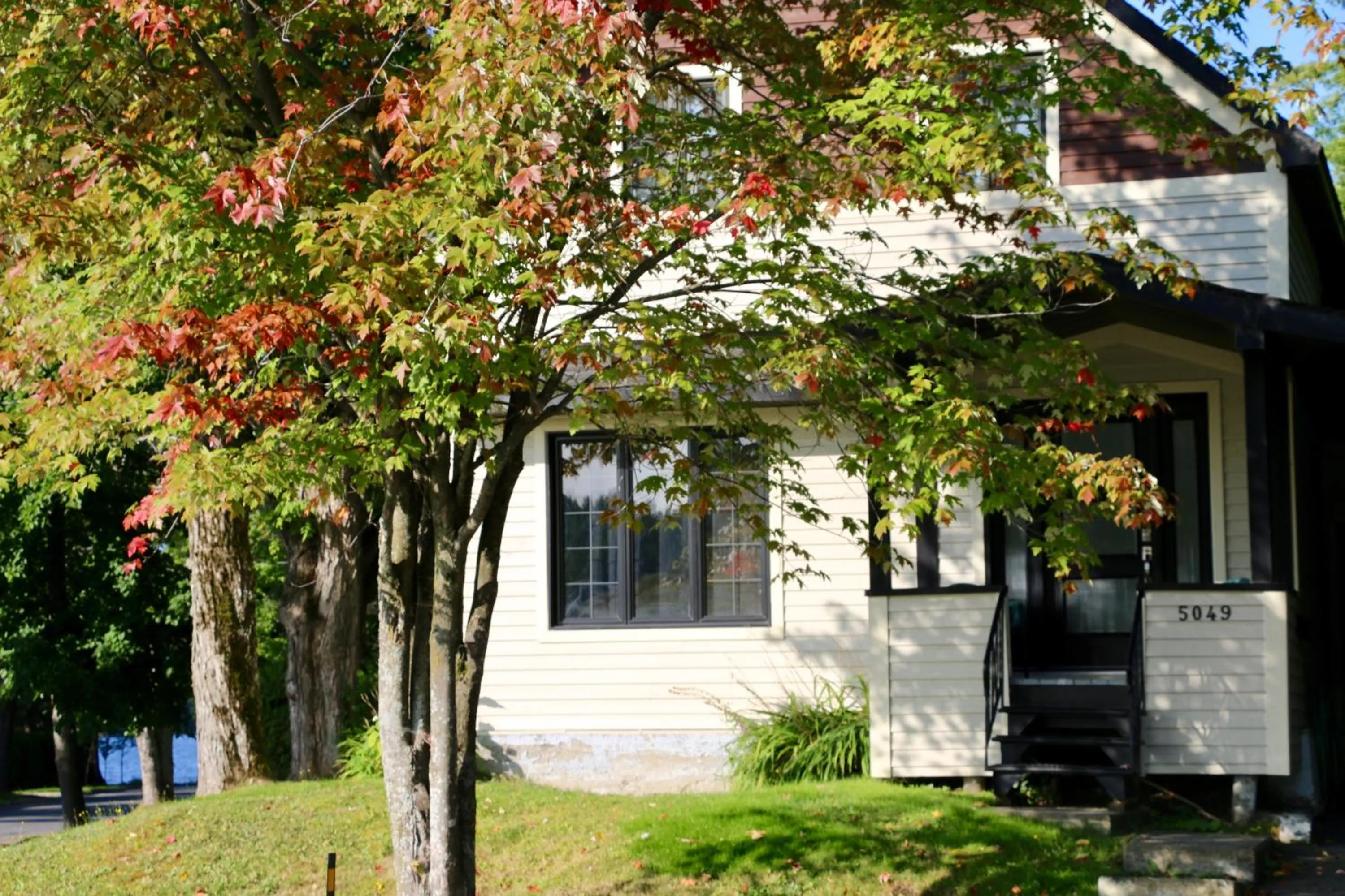 Facade/entrance in Maison du lac