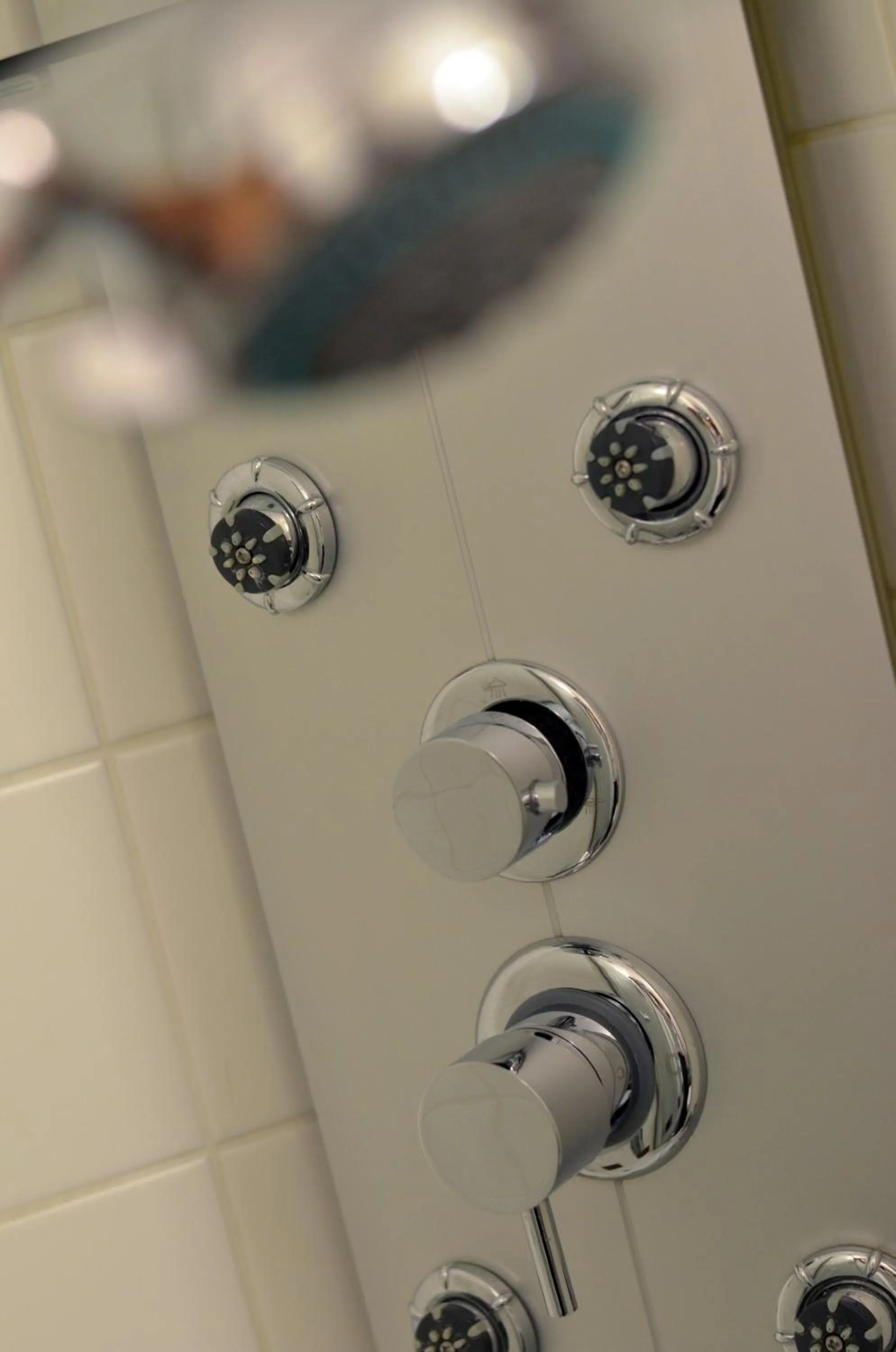 Shower in Kyriad Dijon Est Mirande