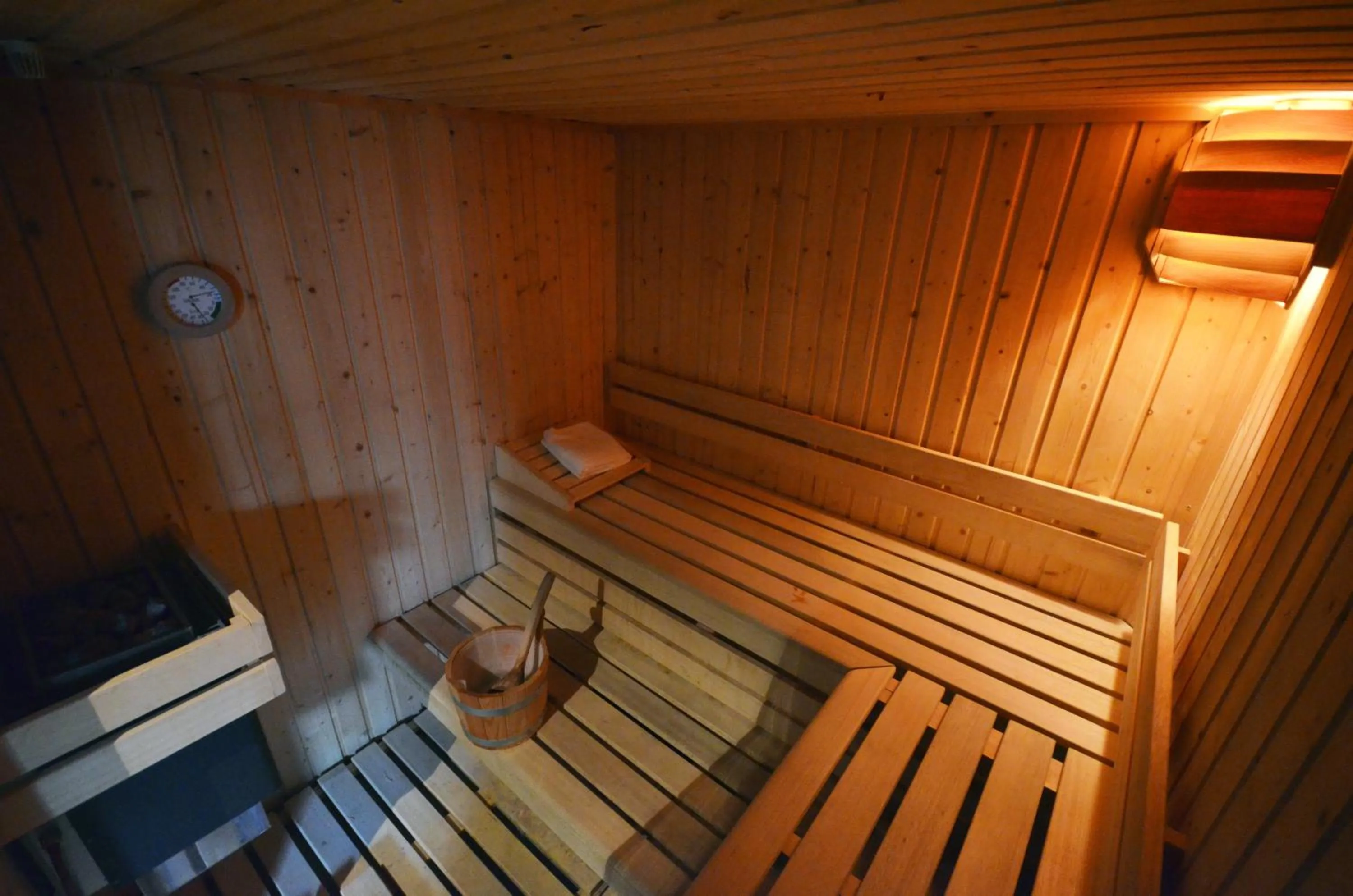 Sauna in Kyriad Dijon Est Mirande