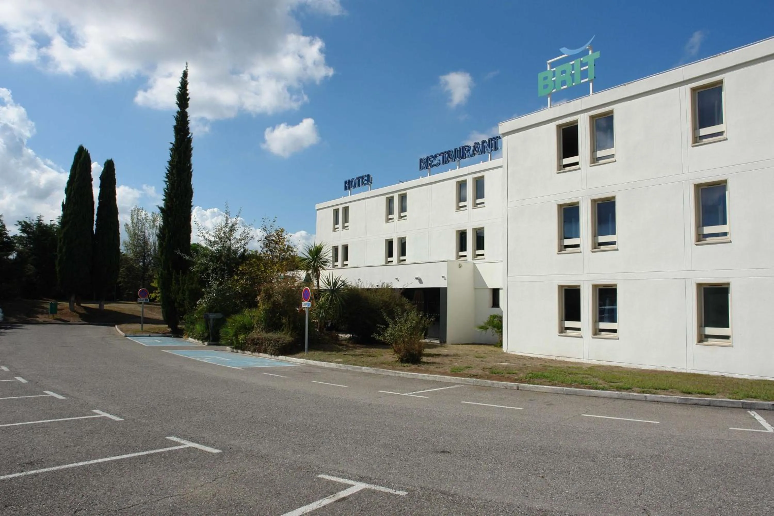 Property building in Brit Hotel Marseille Aéroport