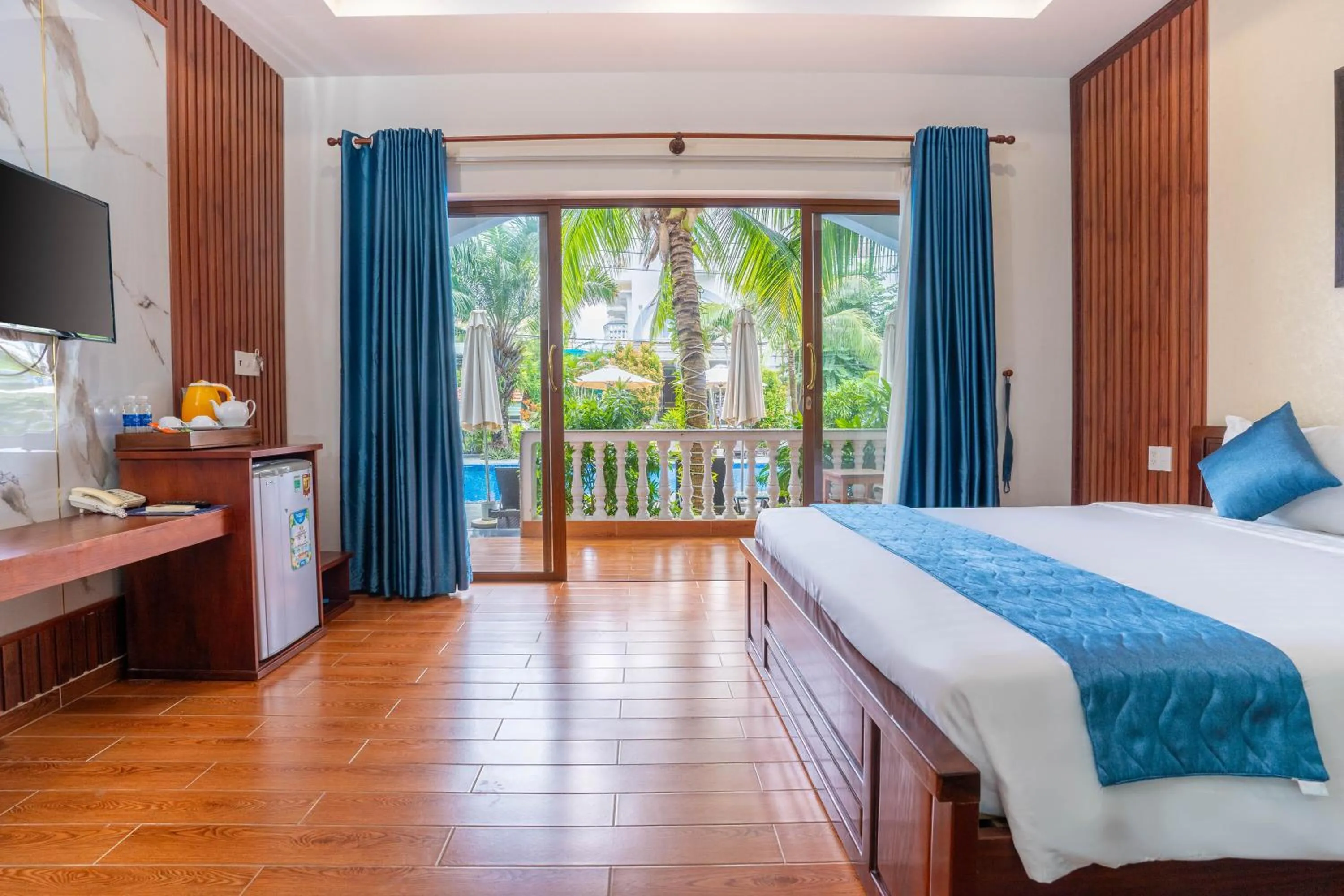 Photo of the whole room, Bed in Brenta Phu Quoc Hotel