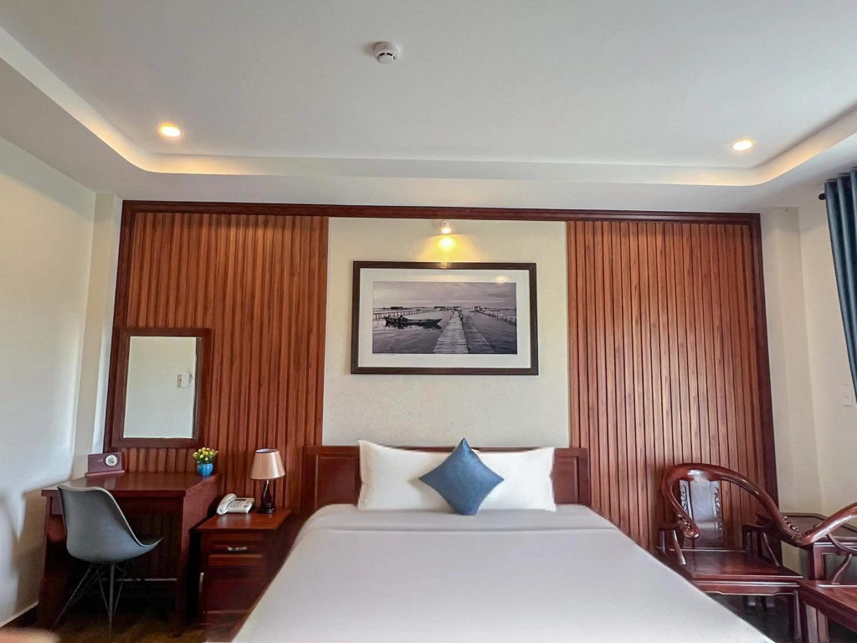 Photo of the whole room, Bed in Brenta Phu Quoc Hotel