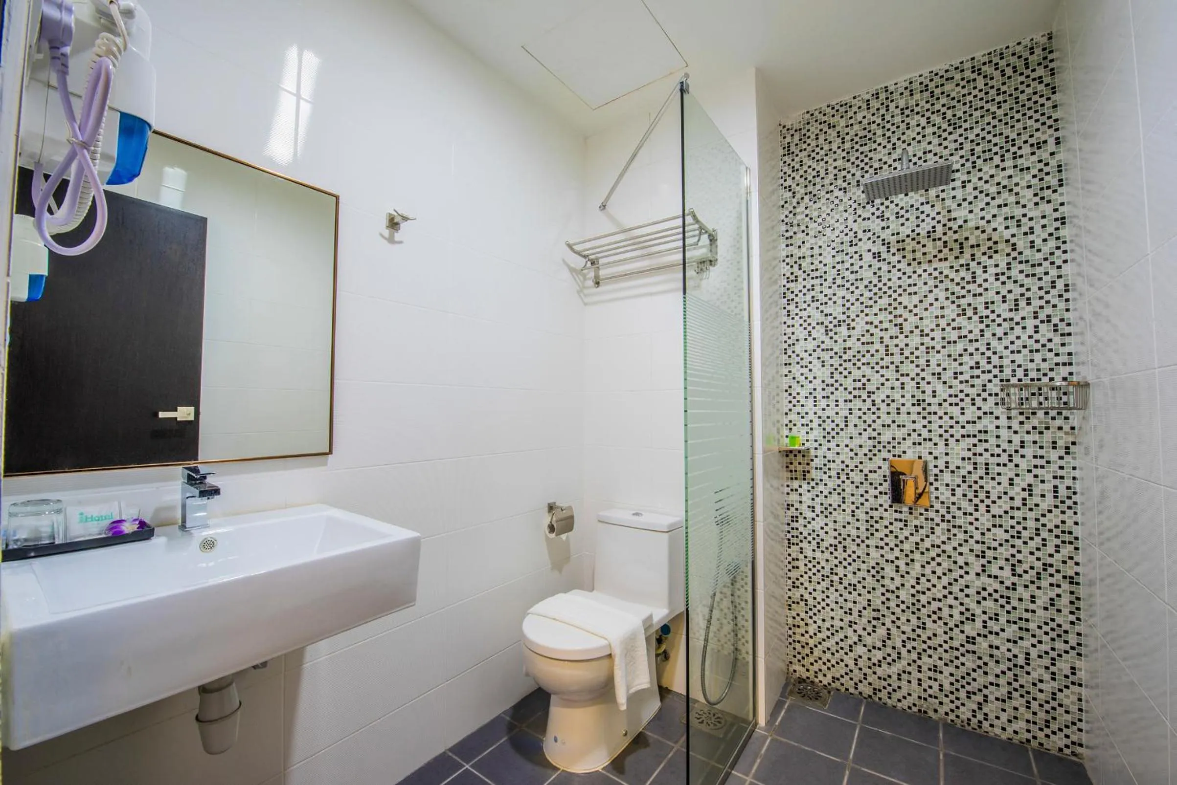 Shower in inHotel Inanam