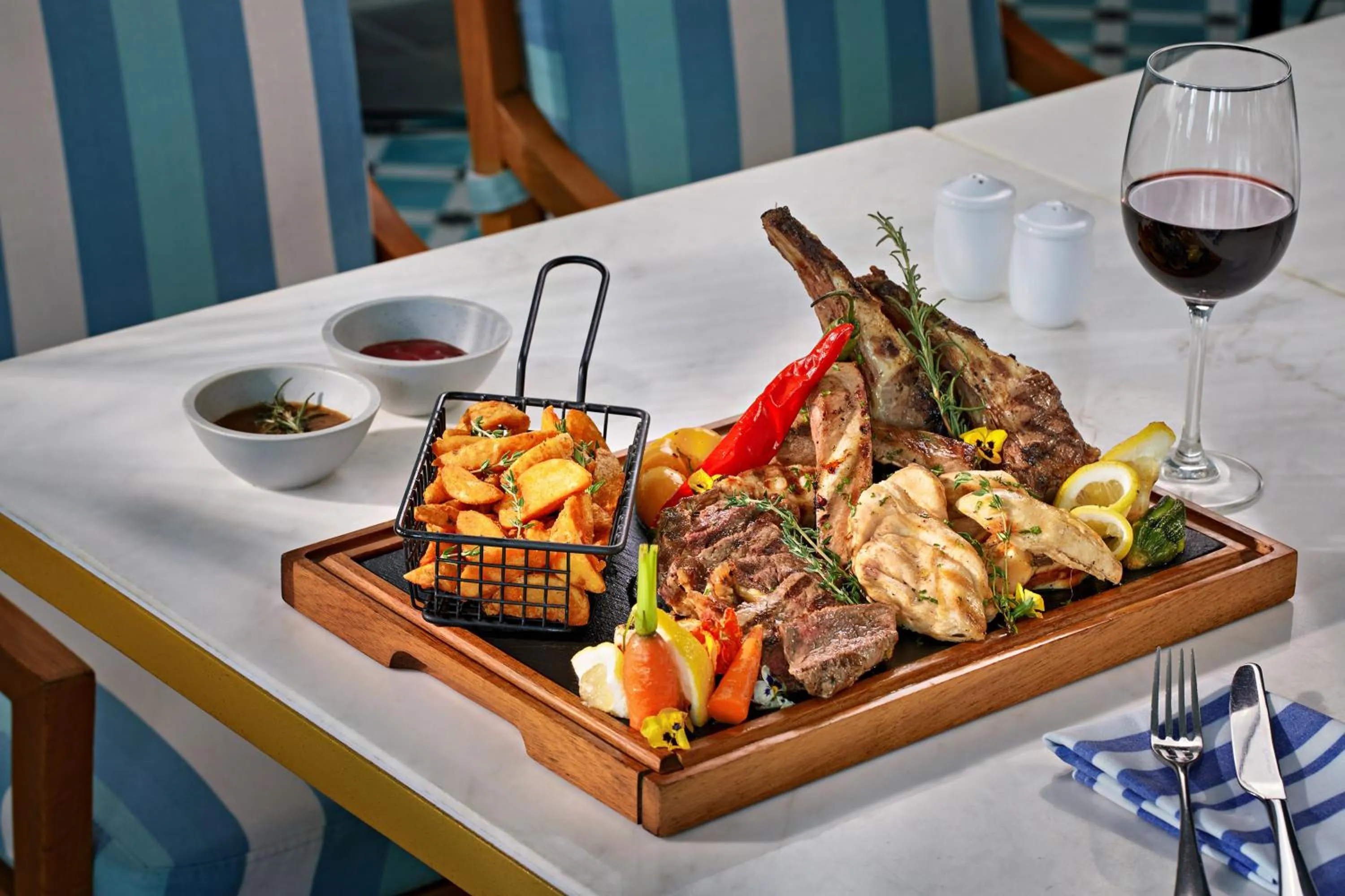 Restaurant/places to eat in Meliá Vinpearl Cam Ranh Beach Resort