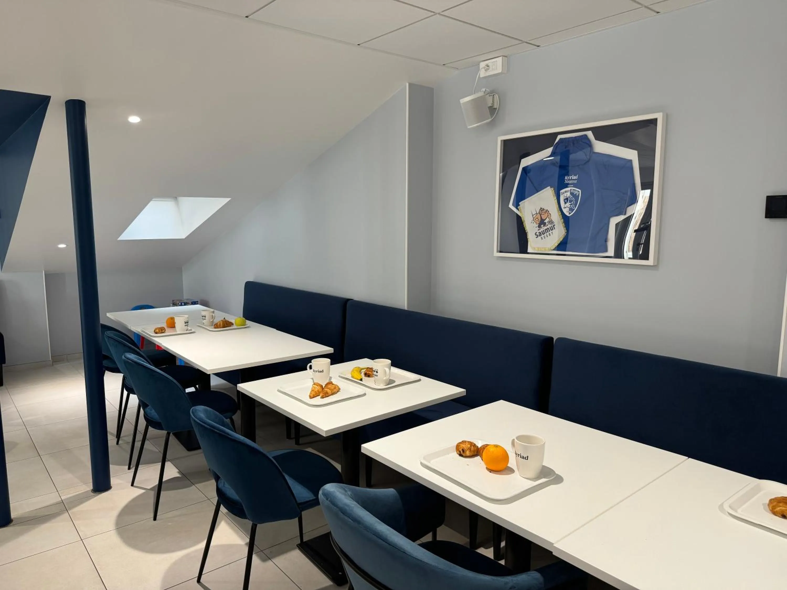 Buffet breakfast in Kyriad Saumur Hyper Centre Hôtel, Appartements, Séminaires et SPA soins Sothys Paris