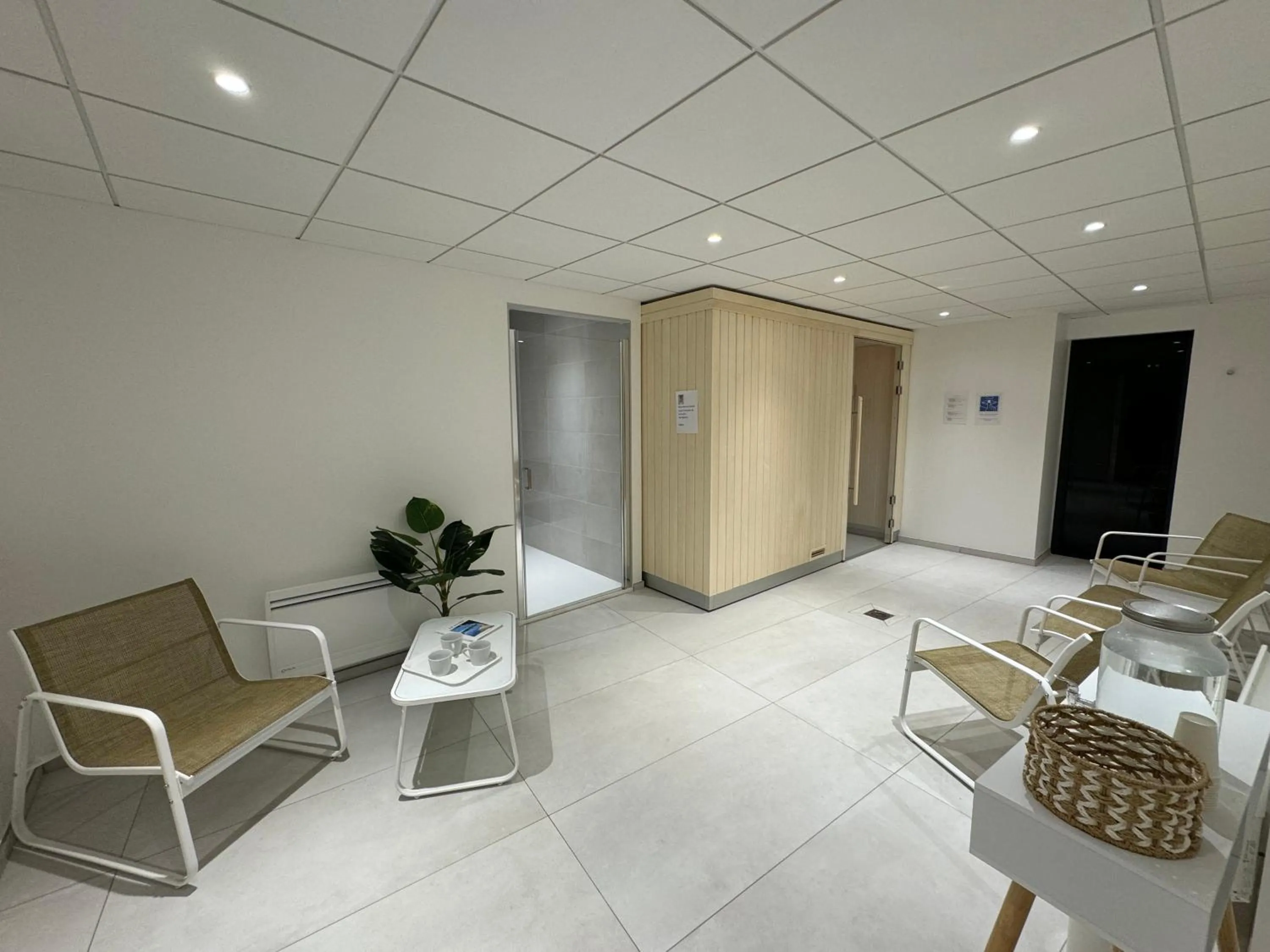 Spa and wellness centre/facilities in Kyriad Saumur Hyper Centre Hôtel, Appartements, Séminaires et SPA soins Sothys Paris