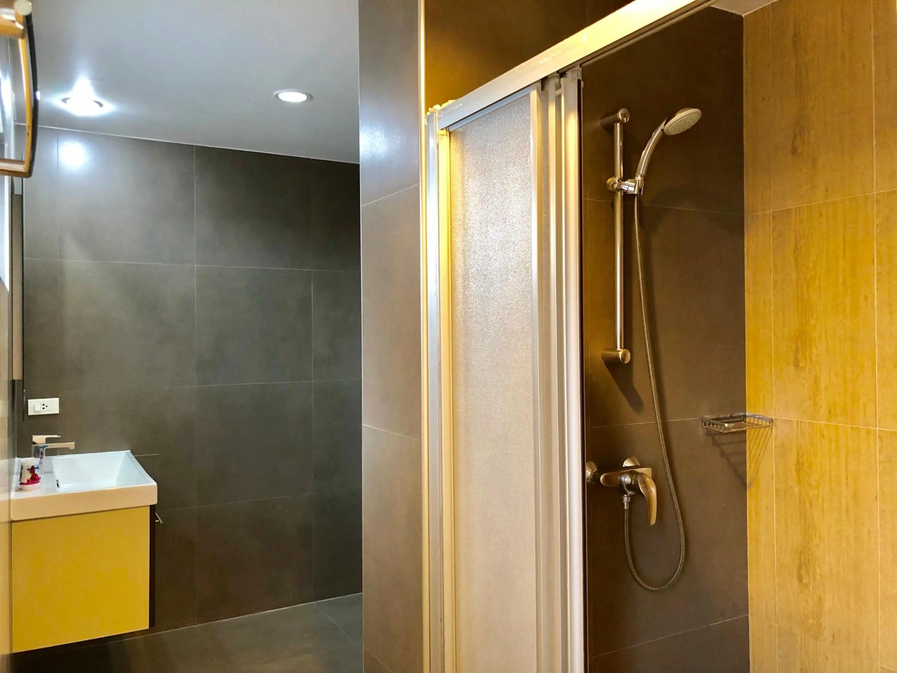 Bathroom in 14 Place Sukhumvit Suites
