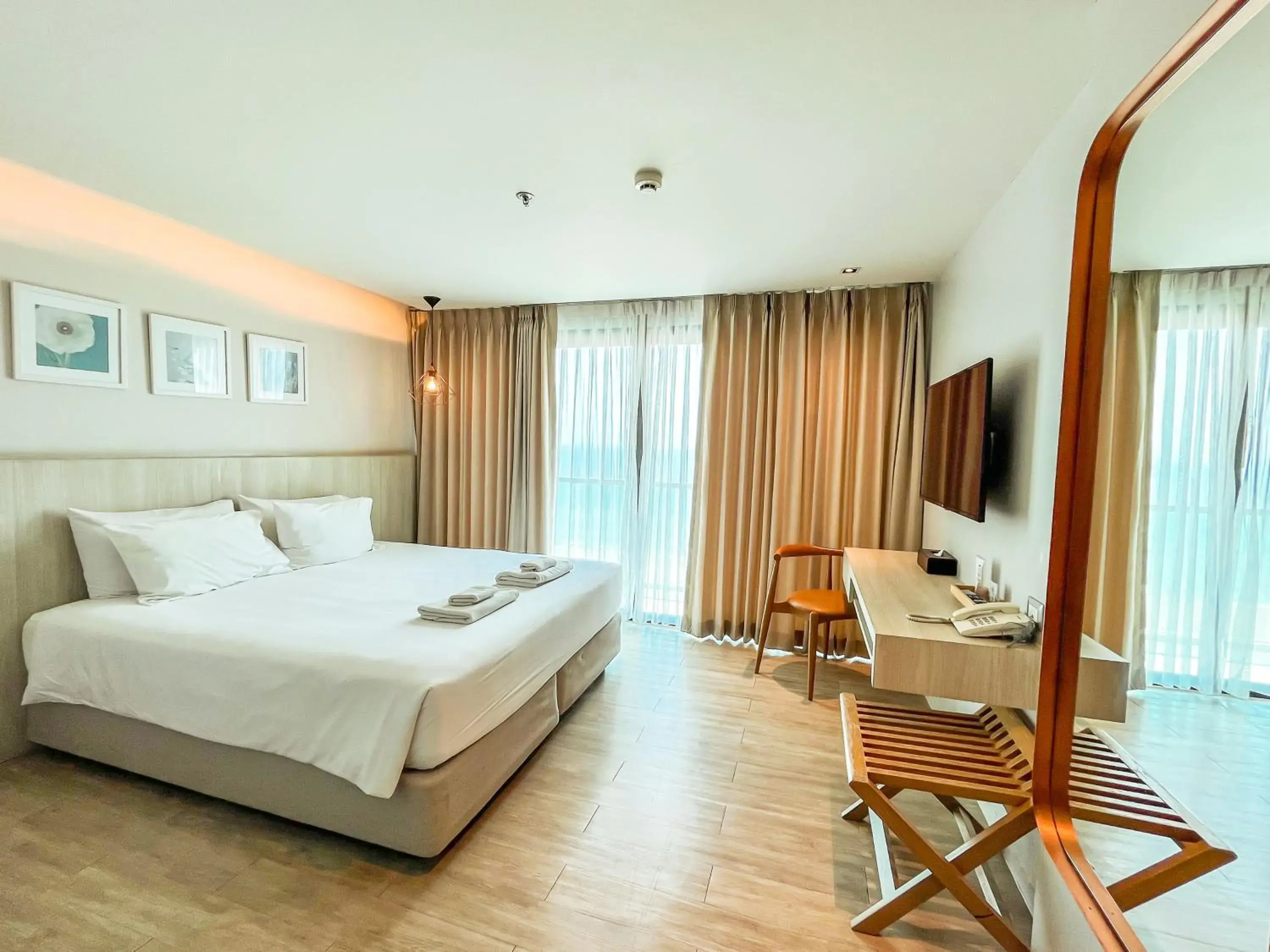 Deluxe Double Room with Sea View in Zand Morada Pattaya Deluxe Double Room with Sea View in Zand Morada Pattaya