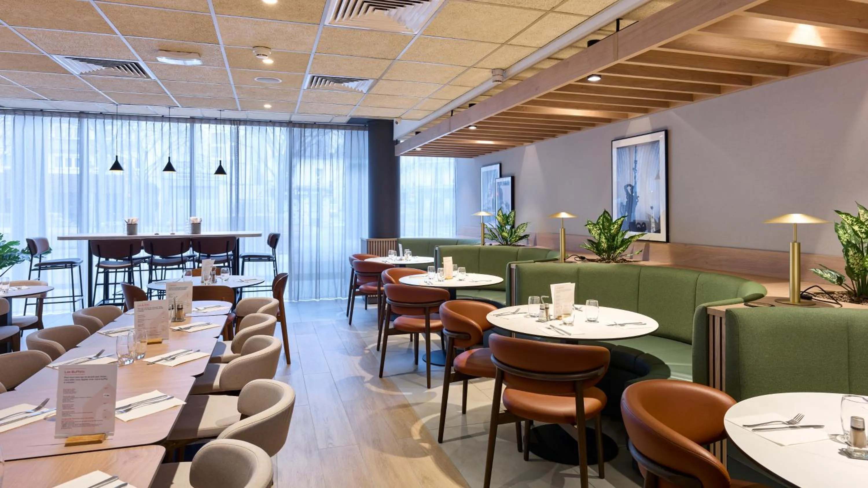 Restaurant/places to eat in Campanile Prime Paris 19 - La Villette