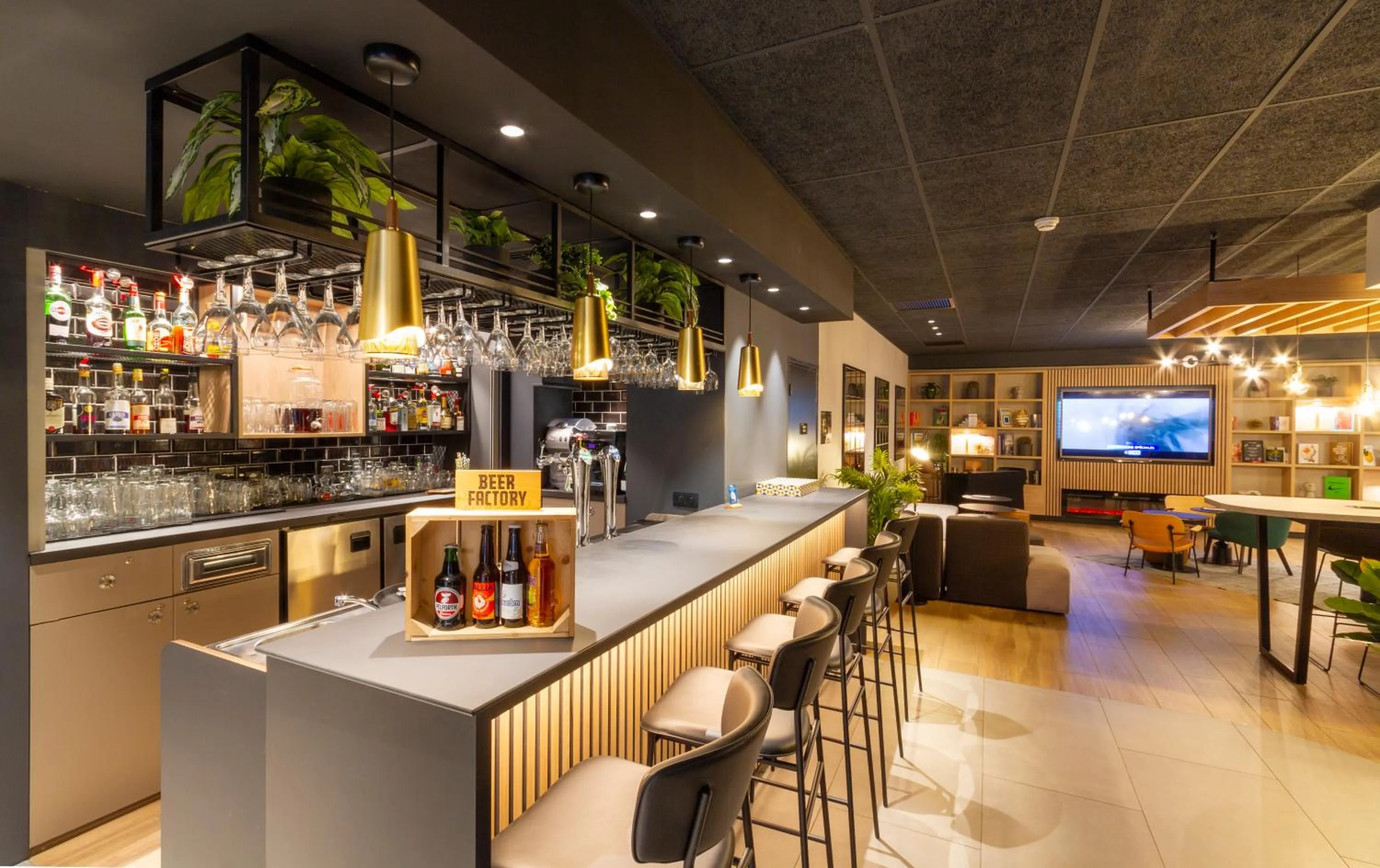 Lounge or bar in Campanile Prime Paris 19 - La Villette