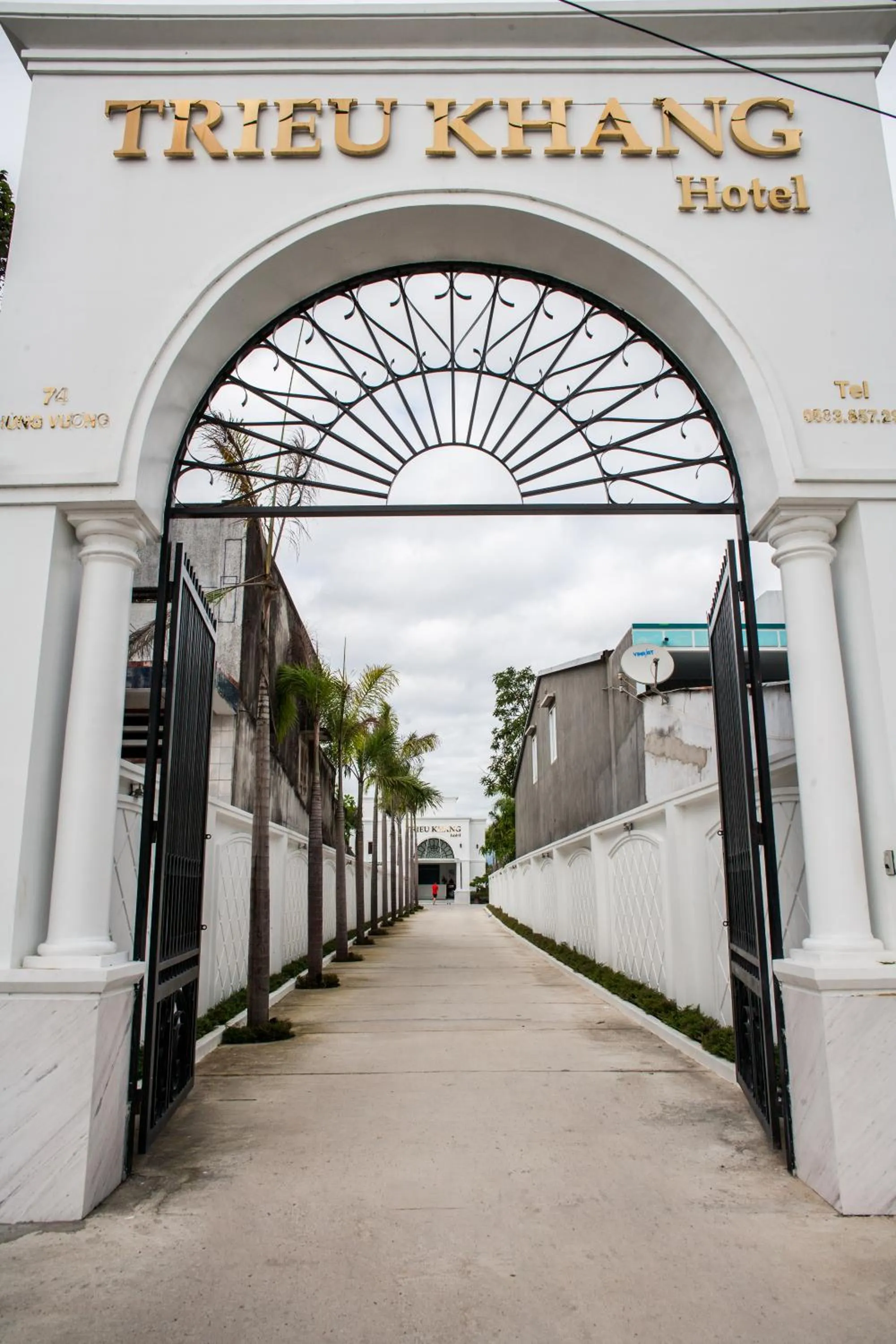 Property building in Trieu Khang Hotel gần sân bay Cam Ranh near Cam Ranh Airport