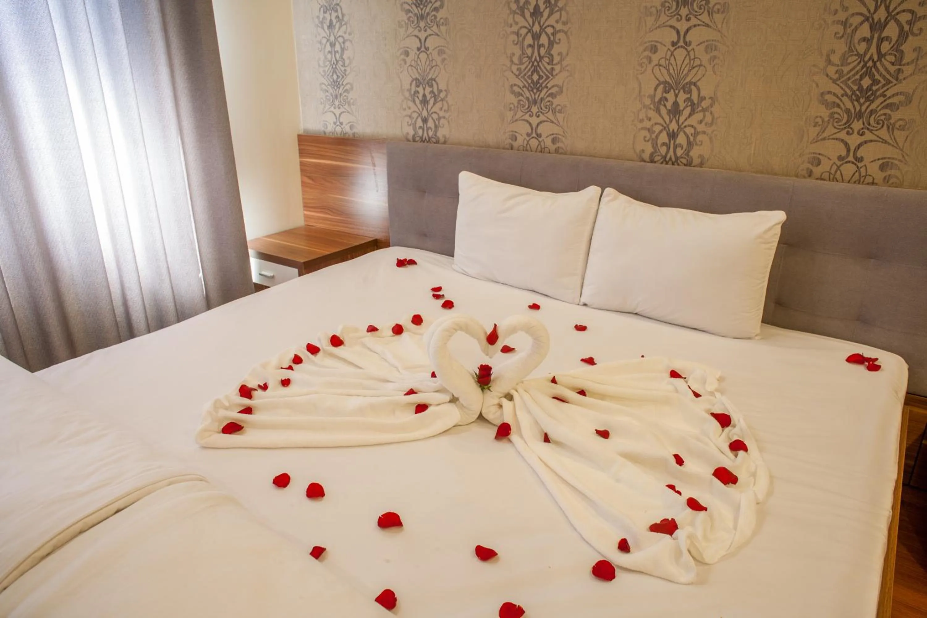 Bedroom, Bed in Trieu Khang Hotel gần sân bay Cam Ranh near Cam Ranh Airport