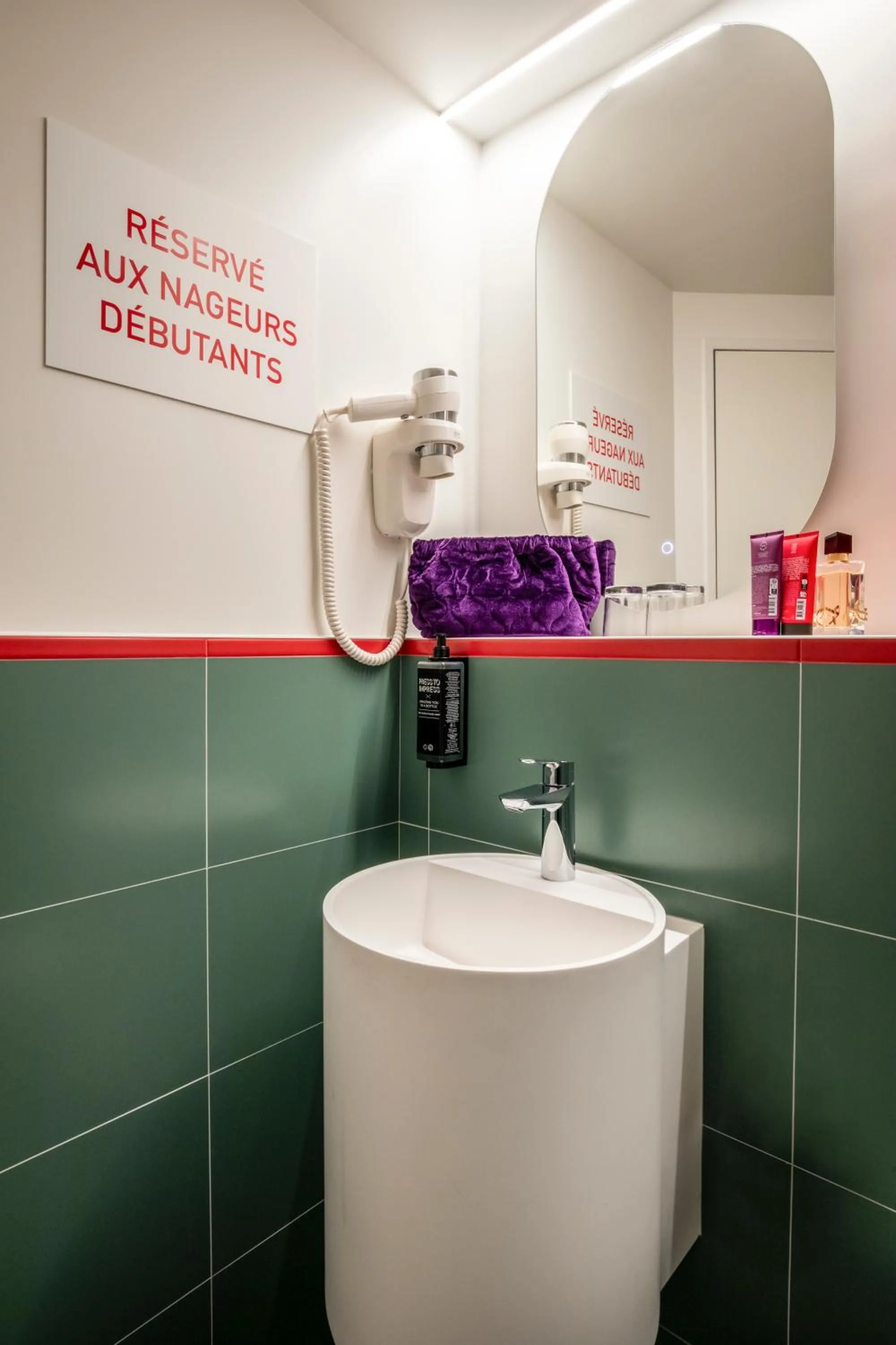 Bathroom in ibis Styles Colombes Paris Ouest (Ouverture Octobre 2025)