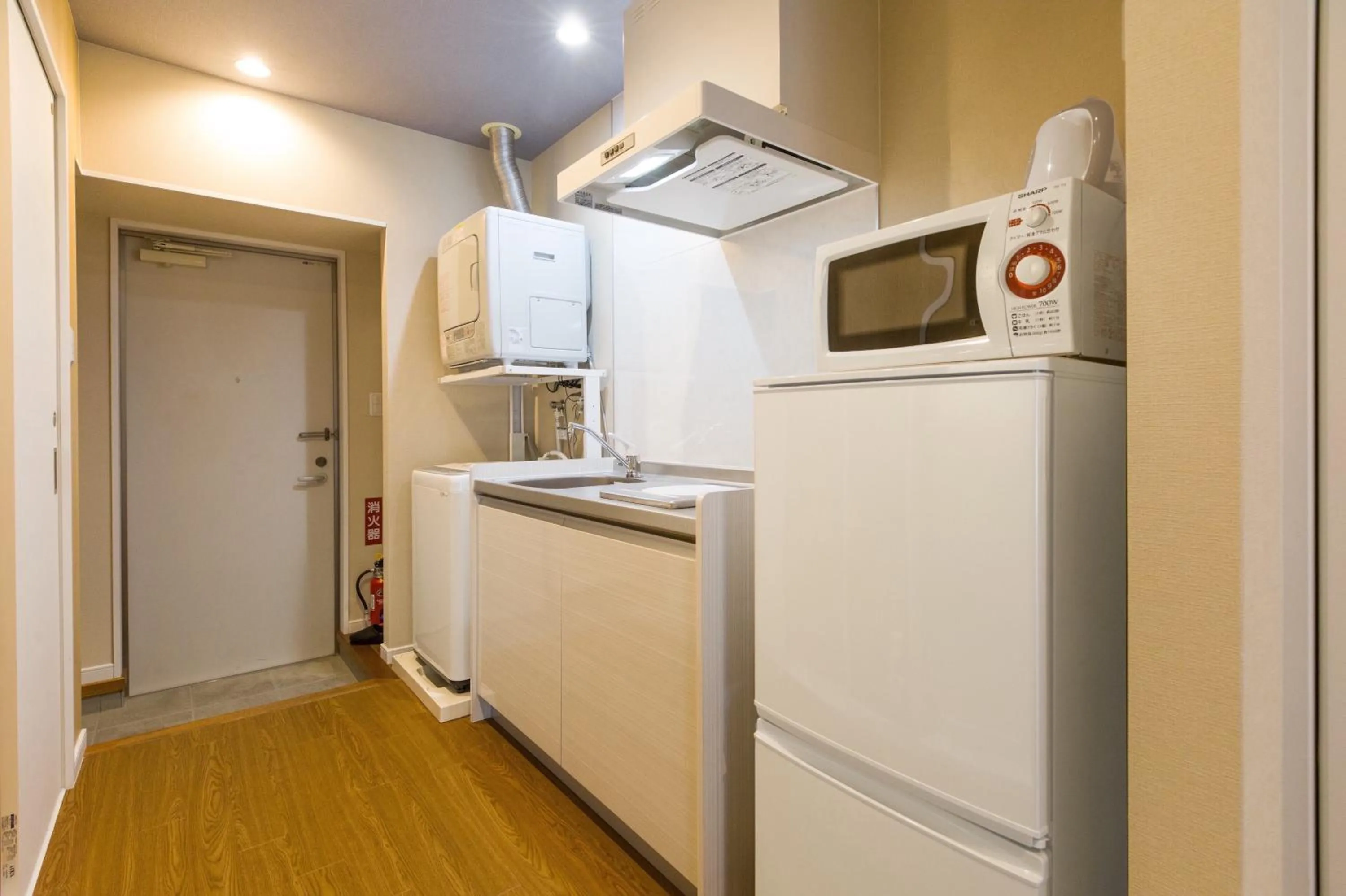 Kitchen or kitchenette, Kitchen/Kitchenette in Mr. Kinjo in Shiozaki